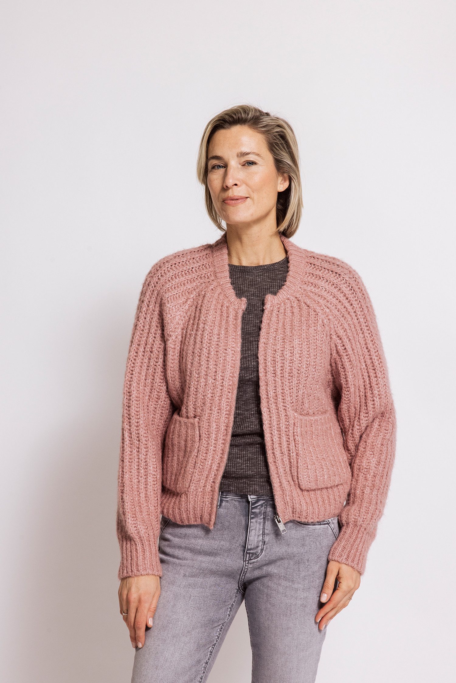 Zhrill Strickjacke CORINNA lässiger Look, Regular Fit, mit Reißverschluss, mit Rippenstruktur – Bild 2 von 4