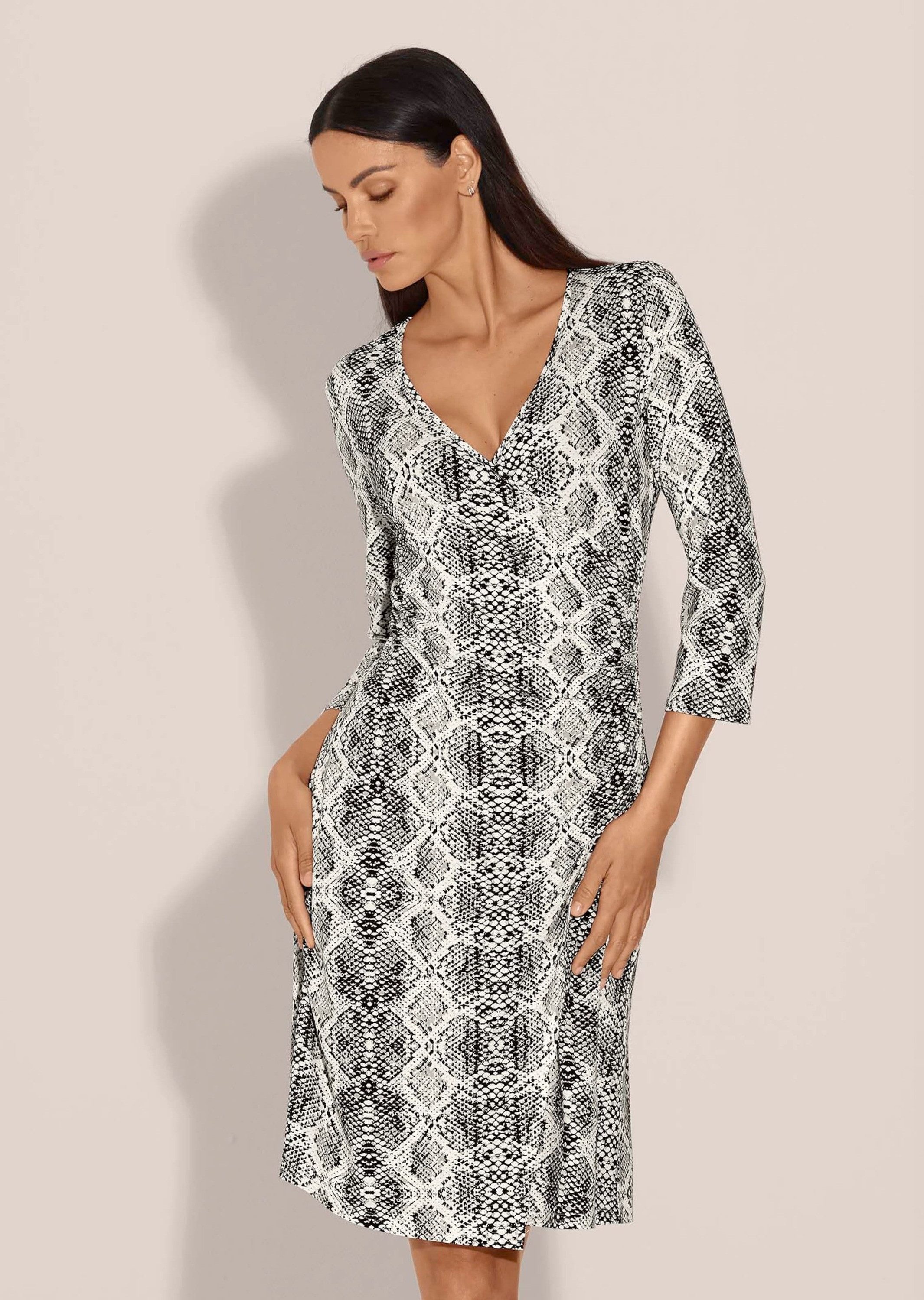 Jerseykleid Jersey-Kleid mit Unikat-Print