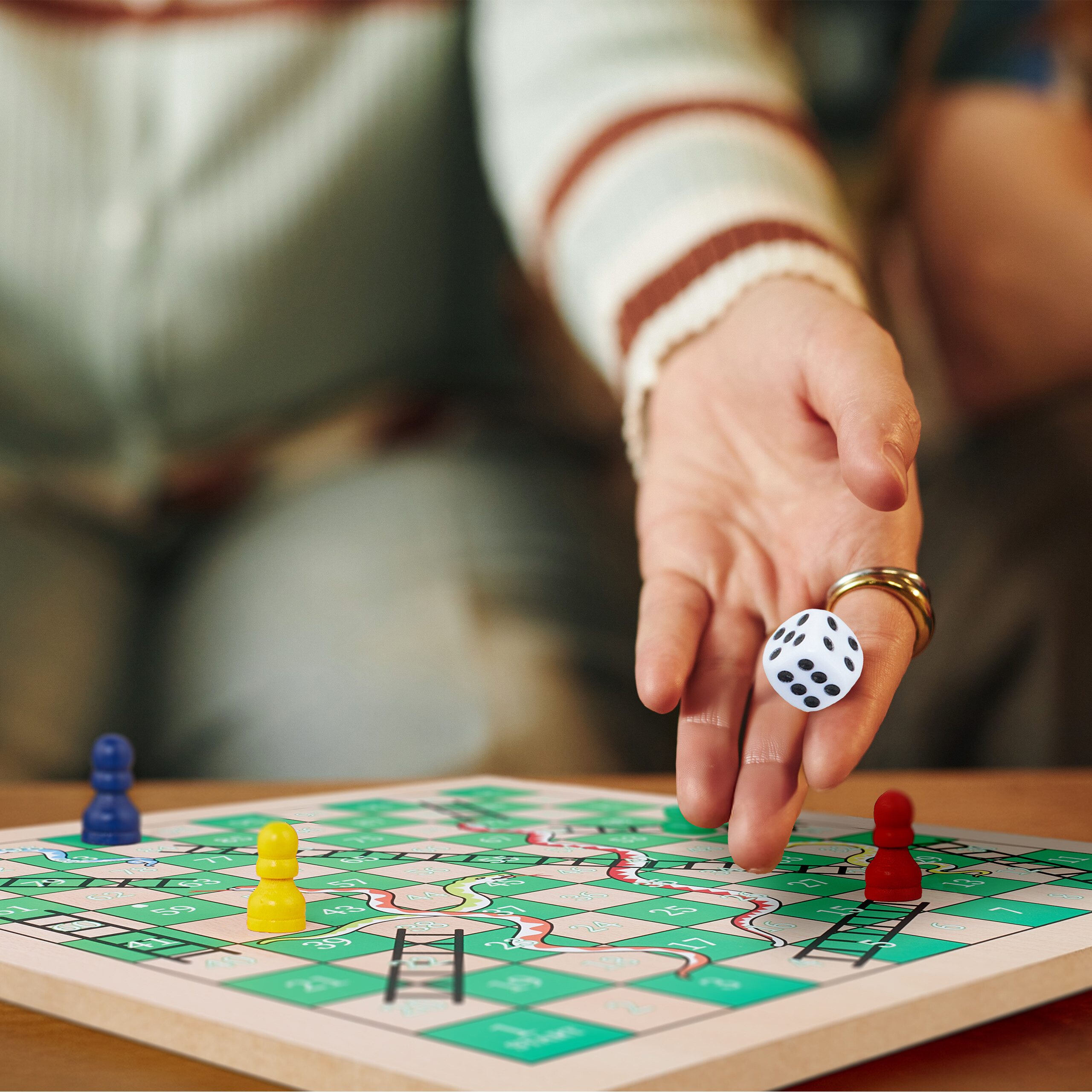 relaxdays Spielesammlung mit 7 Brettspiele