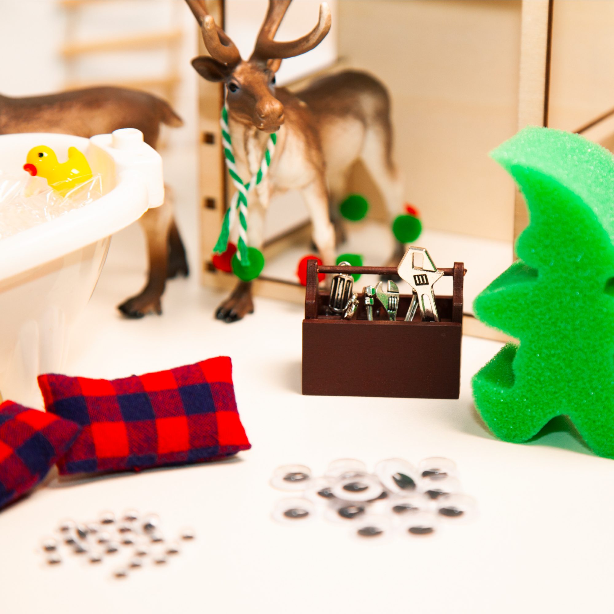 24 Tage Wichtelzauber Spielzeug-Adventskalender Wichtel Zubehör für jede Wichteltür, Wichtel Set für 5-8 Jährige (18-tlg) – Bild 4 von 5