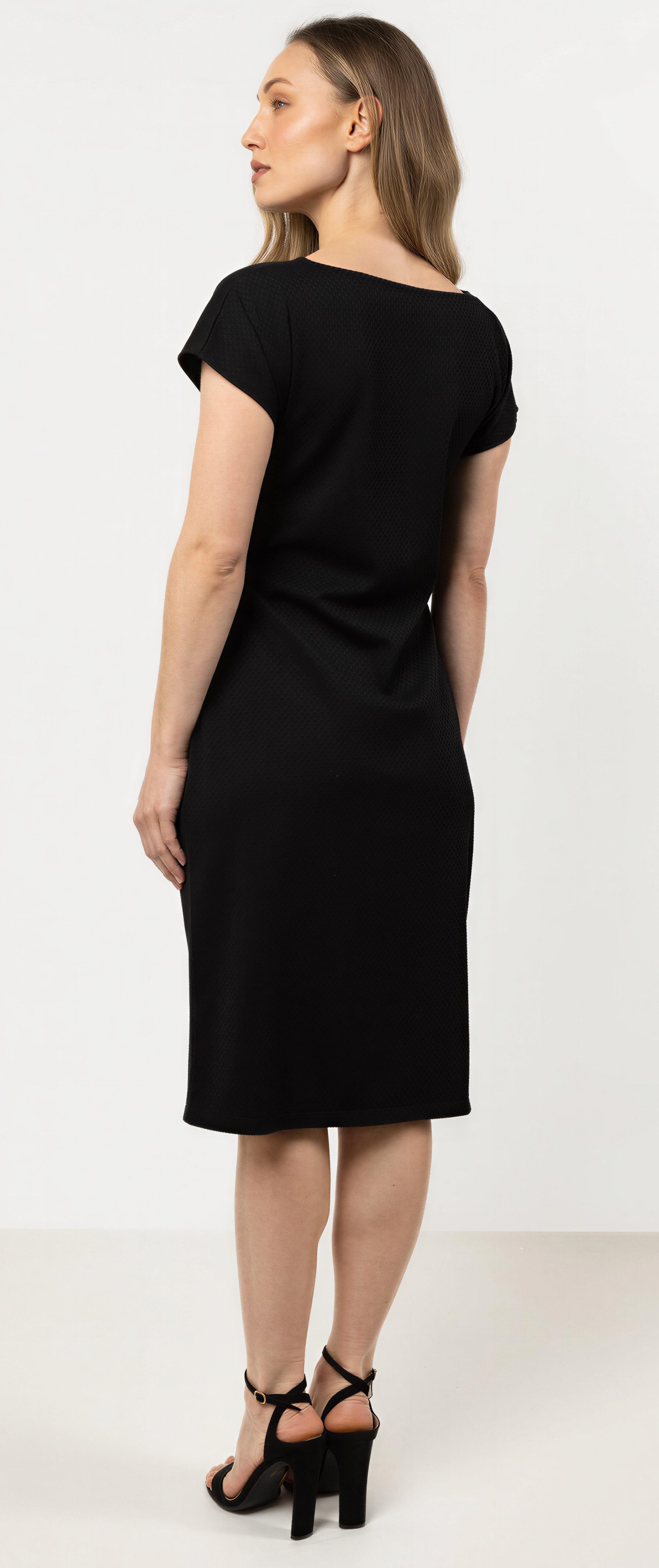 Awama Midikleid mit Bindegürtel und U-Boot-Ausschnitt