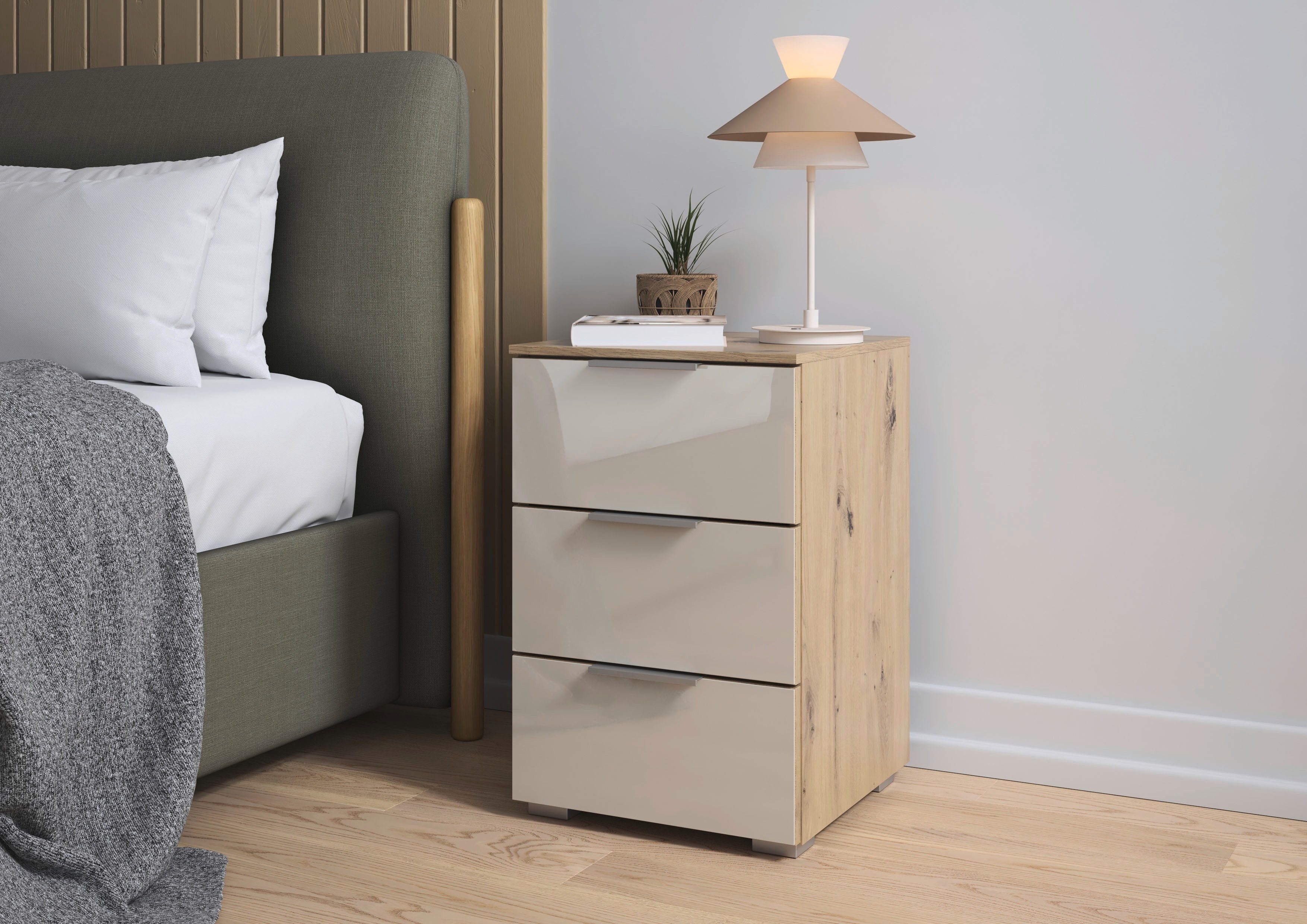 OTTO home Nachtkommode Nachttisch Nachtschrank Nachtkonsole AGORDO mit Glasfront (in zwei Griff-Farben, Breite 40 cm), mit 3 geräumigen Schubladen für viel Stauraum MADE IN GERMANY