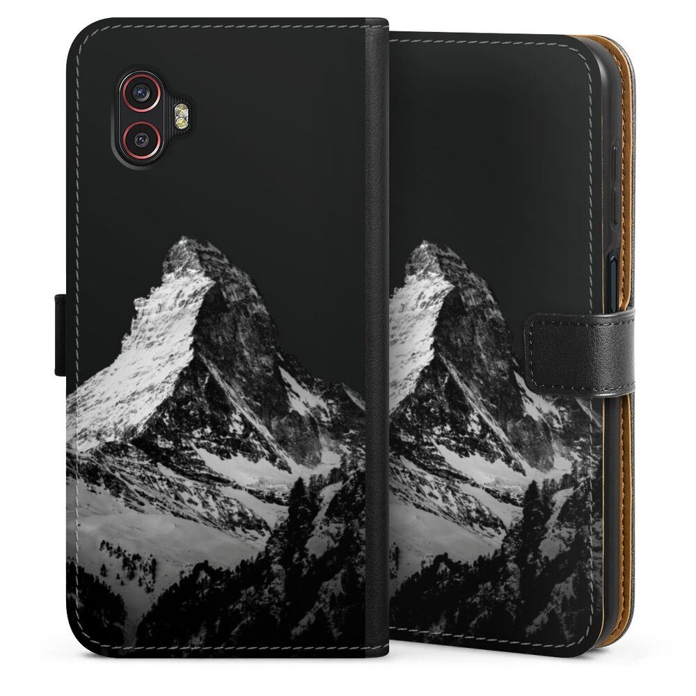 DeinDesign Handyhülle Berg Schnee Alpspitze Snow Capped Mountains Grayscale, Samsung Galaxy XCover 6 Pro Hülle Flip Case Klapphülle