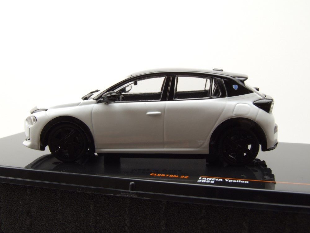 ixo Models Modellauto Lancia Ypsilon 2025 weiß schwarz Modellauto 1:43 ixo models, Maßstab 1:43