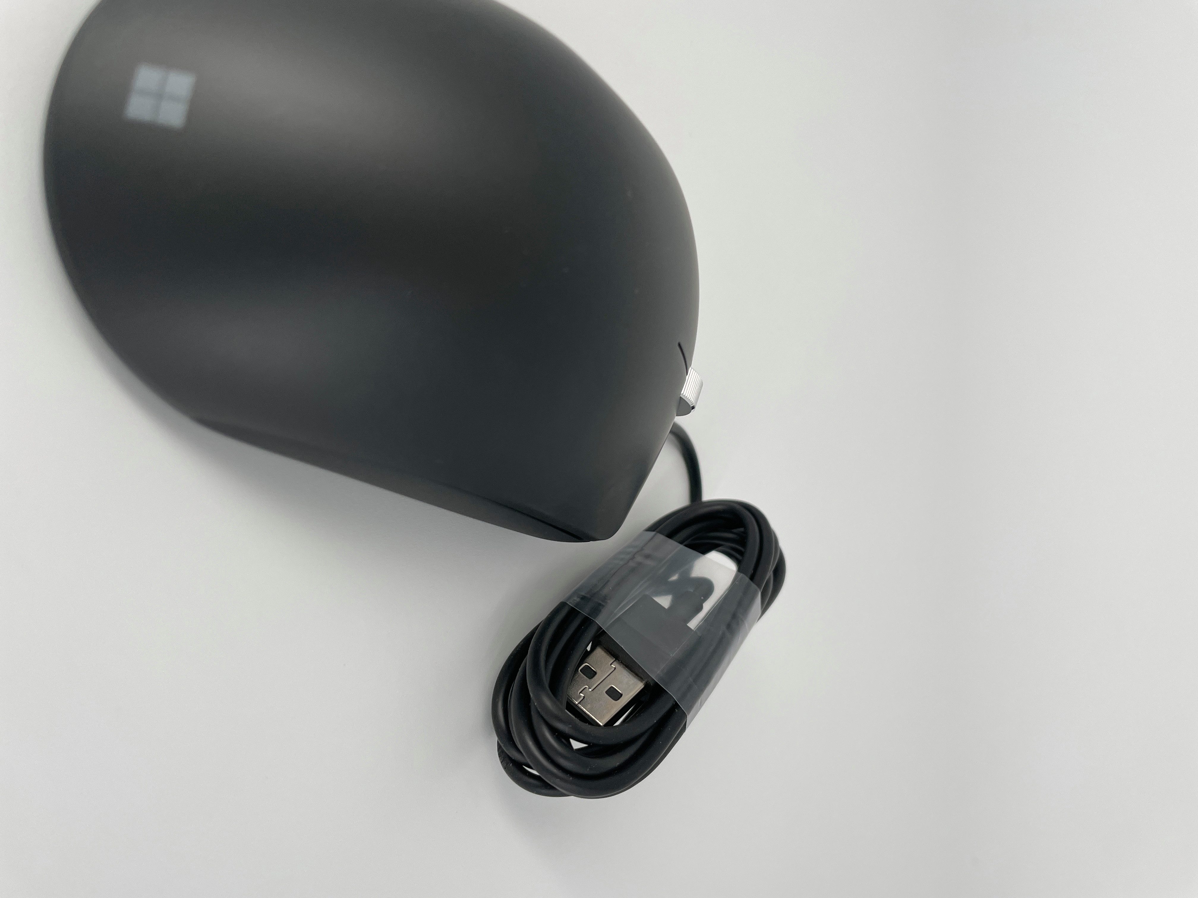 Microsoft Ergonomic Mouse – Kabelgebunden, USB, BlueTrack, 5 Tasten, Neu ergonomische Maus