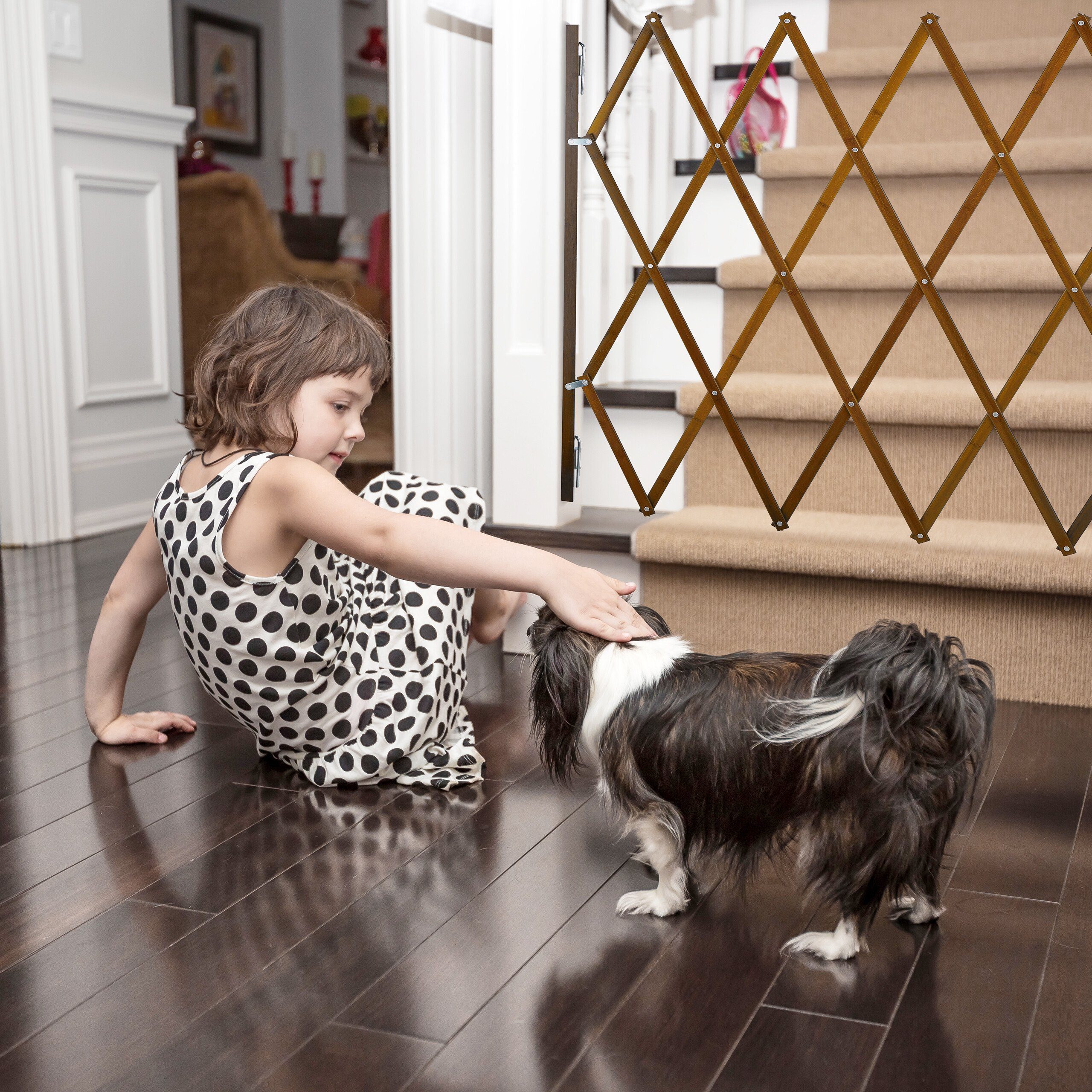 relaxdays Universalschutzgitter Ausziehbares Hundeabsperrgitter in Braun