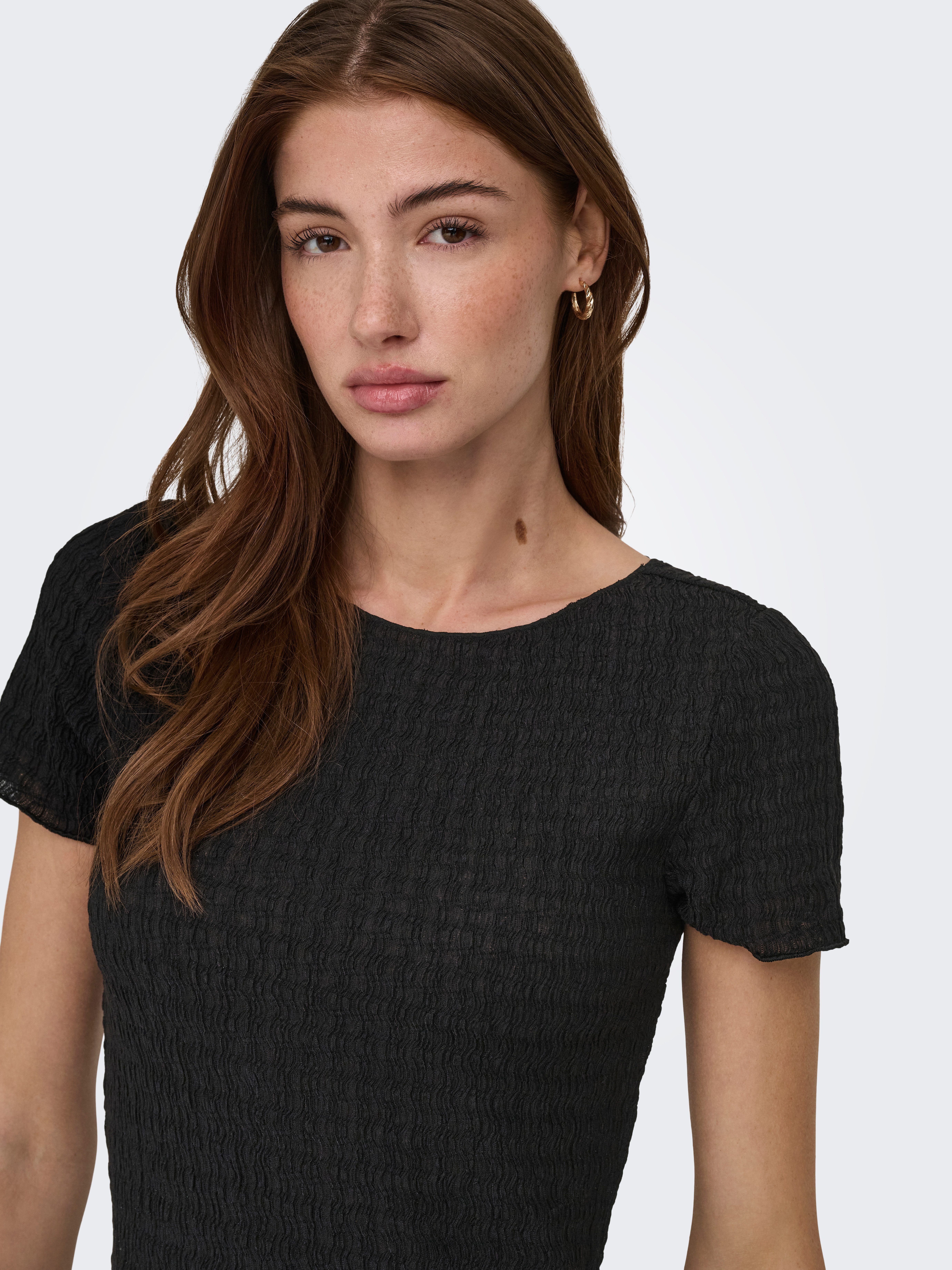 ONLY Kurzarmshirt ONLILSE S/S TOP STRUCTURE JRS NOOS Kunstfaser, regular fit