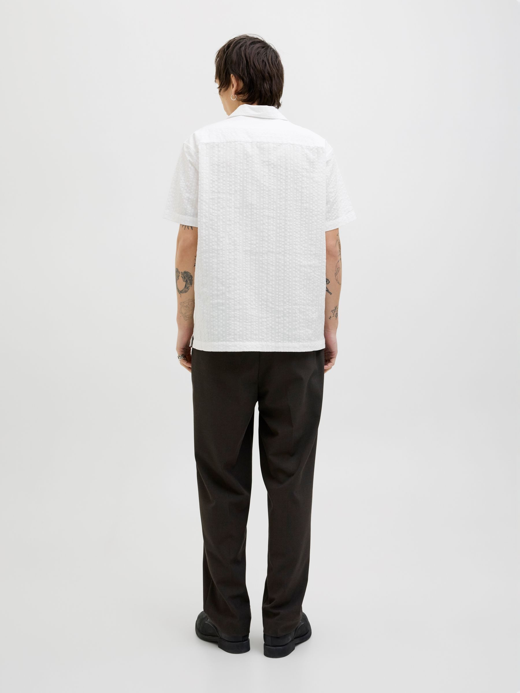 Jack & Jones Kurzarmhemd Kubisches Muster, Kurzarm, Button-down, Brusttaschefür Baumwolle Regular Fit Knopfleiste unifarben atmungsaktiv