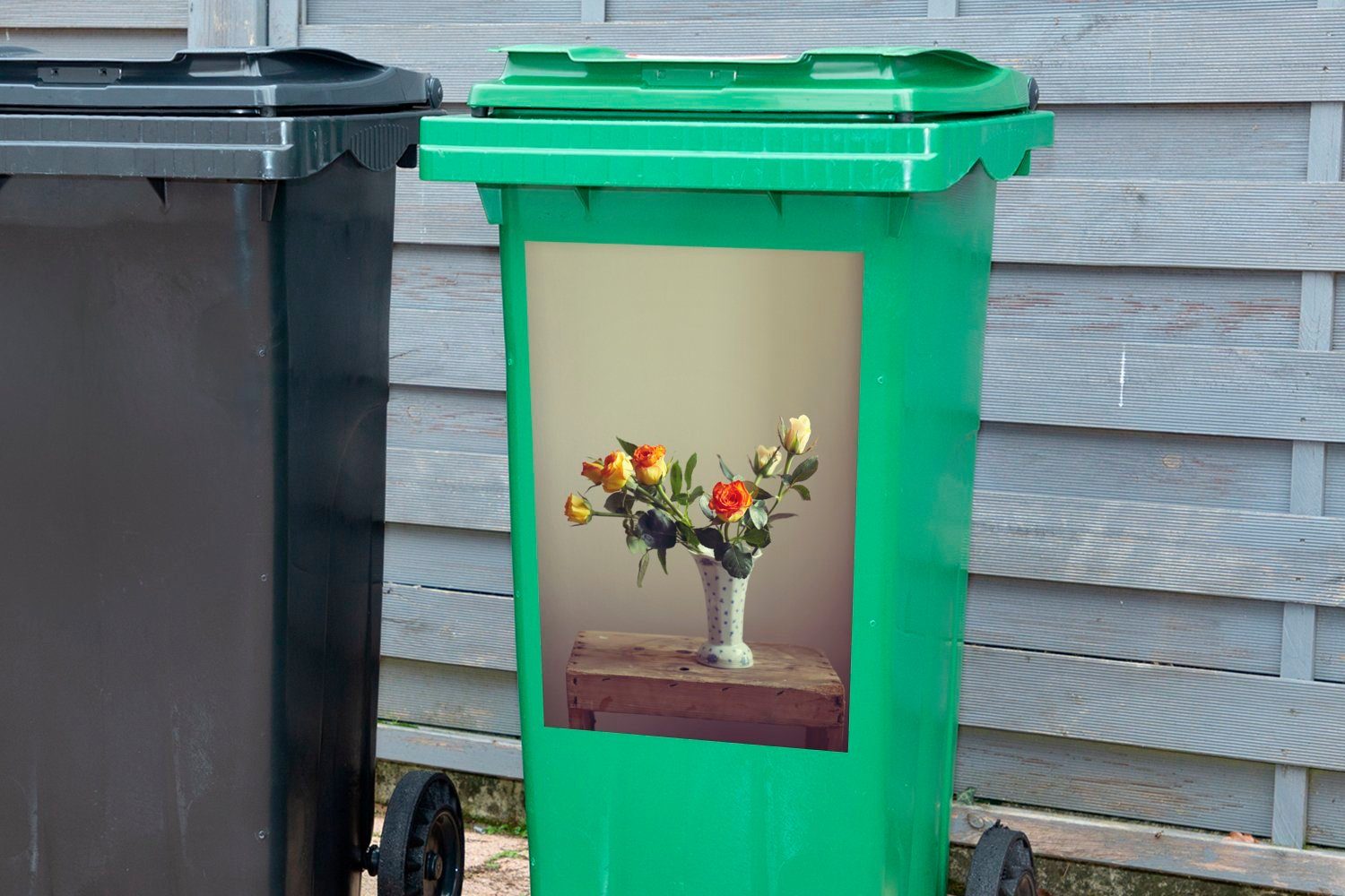 Abfalbehälter Mülleimer-aufkleber, Mülltonne, MuchoWow Rosen Container, Wandsticker Sticker, - (1 St), - Holz Orange