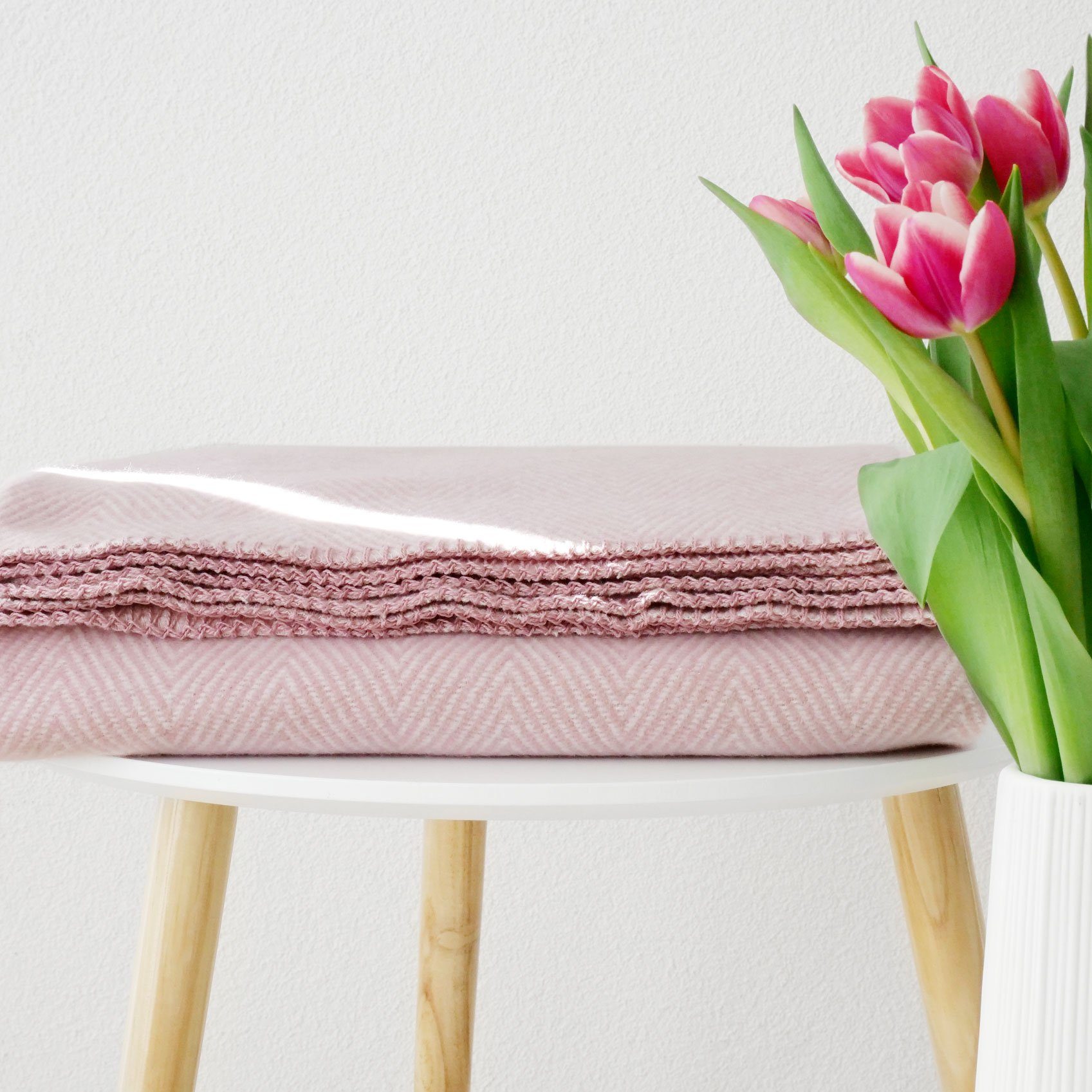 Sofa, OEKO-TEX - fürs weiche Sofadecke Finn Kuscheldecken Baumwolle, Wolldecke nachhaltig in aus 100% RIEMA Decke Germany leichte Germany, biologischer Made rosa