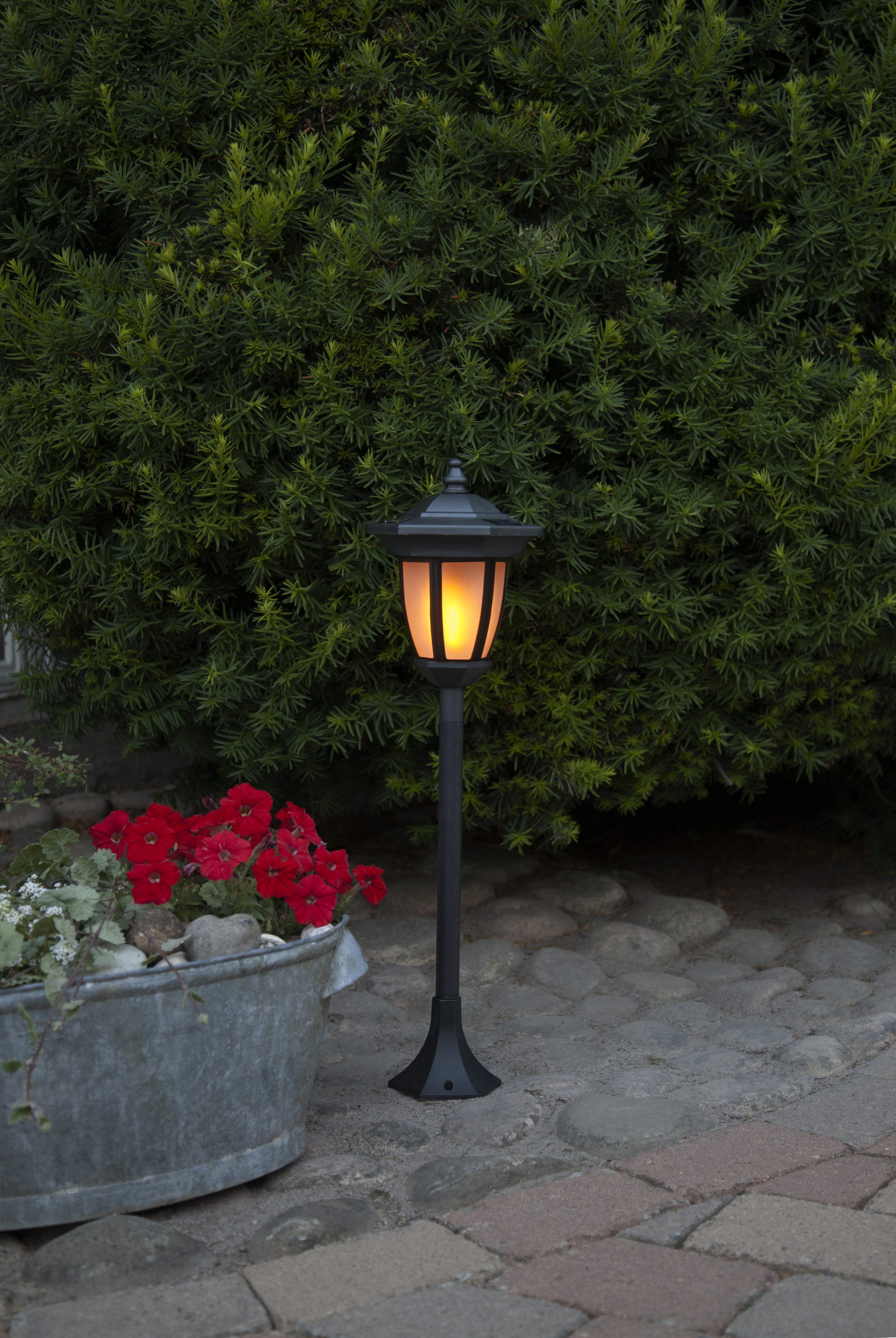 STAR TRADING LED Solarleuchte Solarlampe Flame, Tageslichtsensor, LED fest integriert, Extra-Warmweiß, mit Flammen-Effekt als Hänge-, Tisch-, Boden- oder Wegleuchte