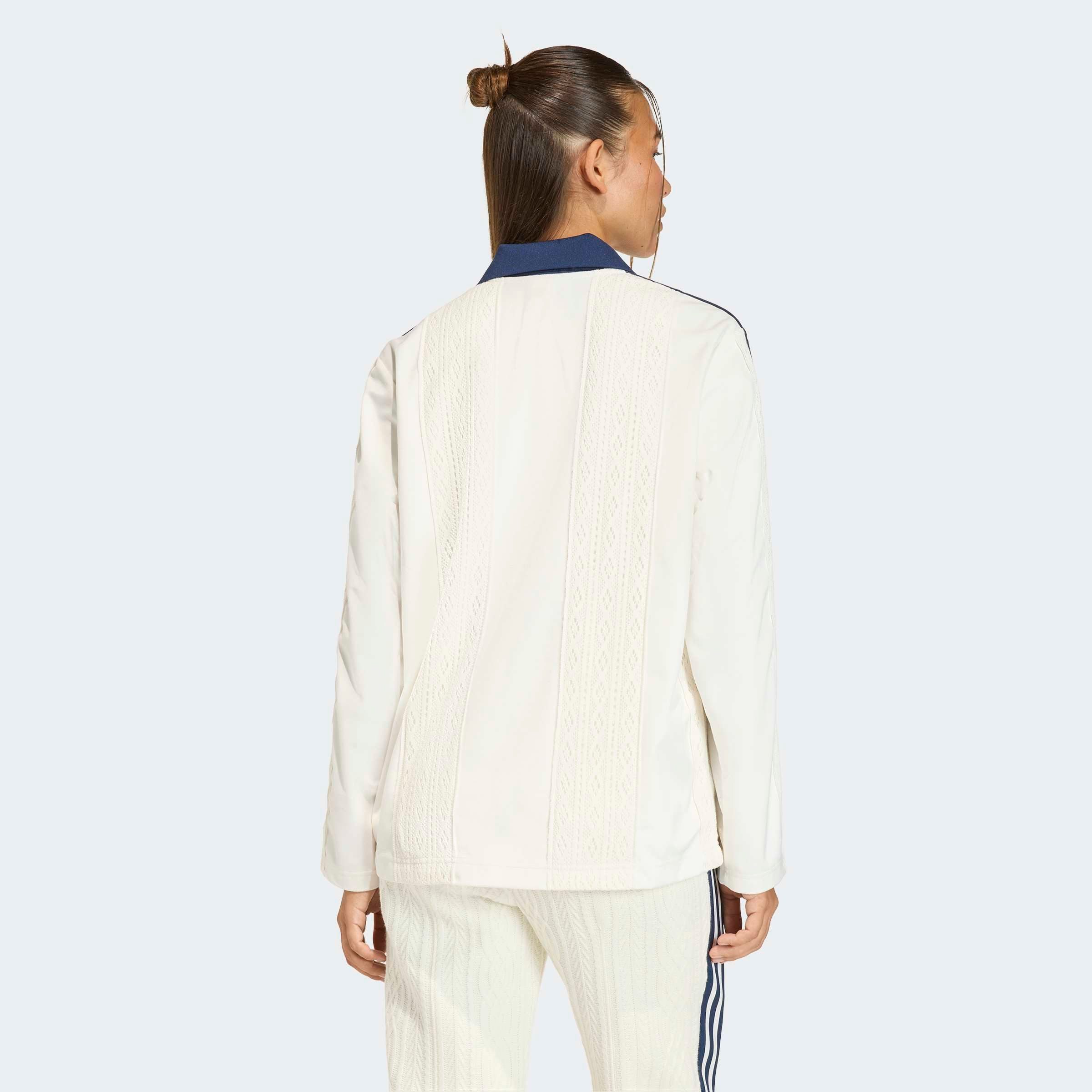 adidas Originals Langarmshirt ADIDAS ORIGINALS WINTERISED LONGSLEEVE TRIKOT Winterised Fußballtrikot, Mischung aus Velours und Häkelstoff