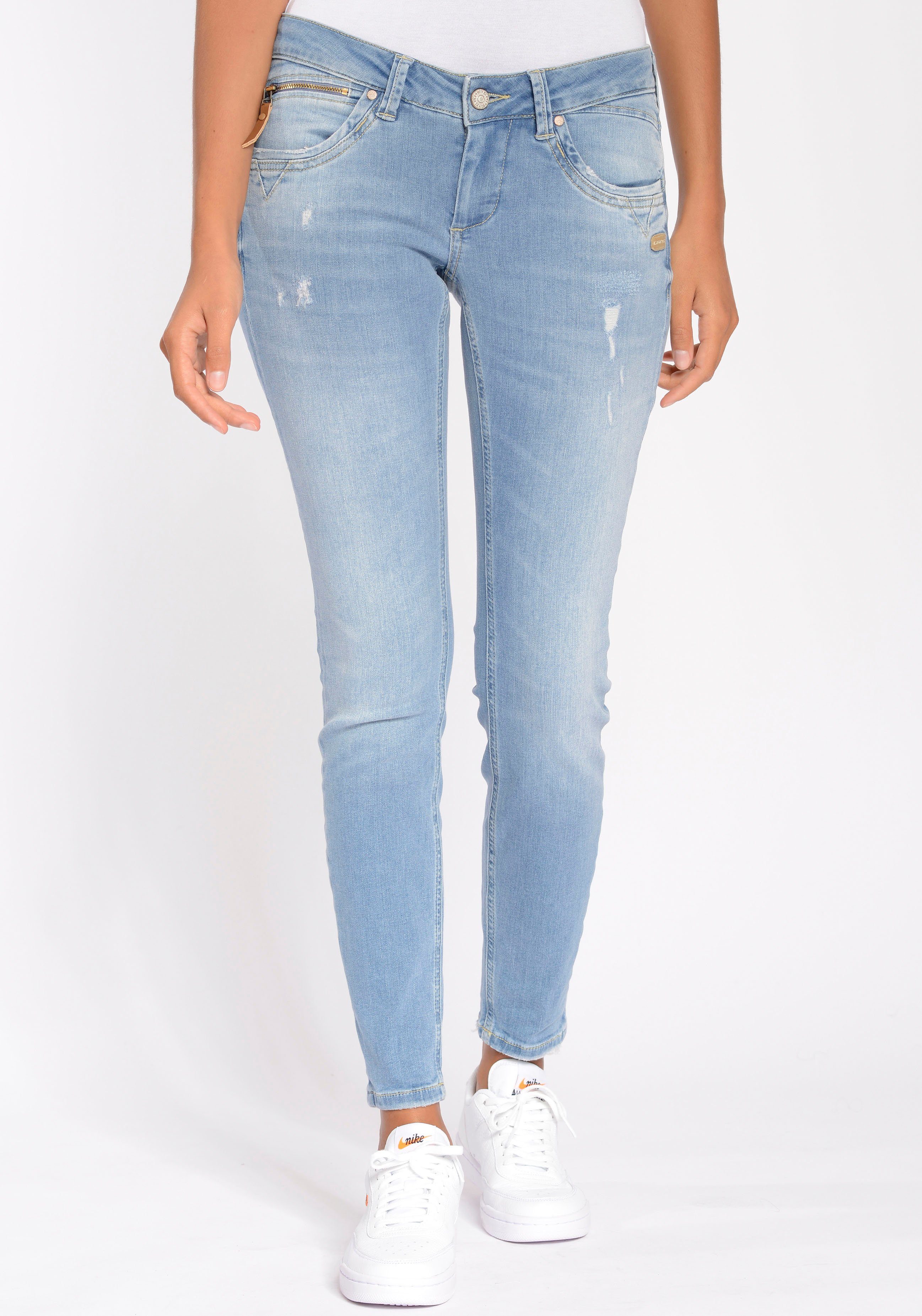 GANG Skinny-fit-Jeans 94NIKITA mit leichten Destroyed Effekten, Coinpocket  mit Zipper, sowie V-Förmigen Einsätze an den Taschen vorne | Stretchjeans