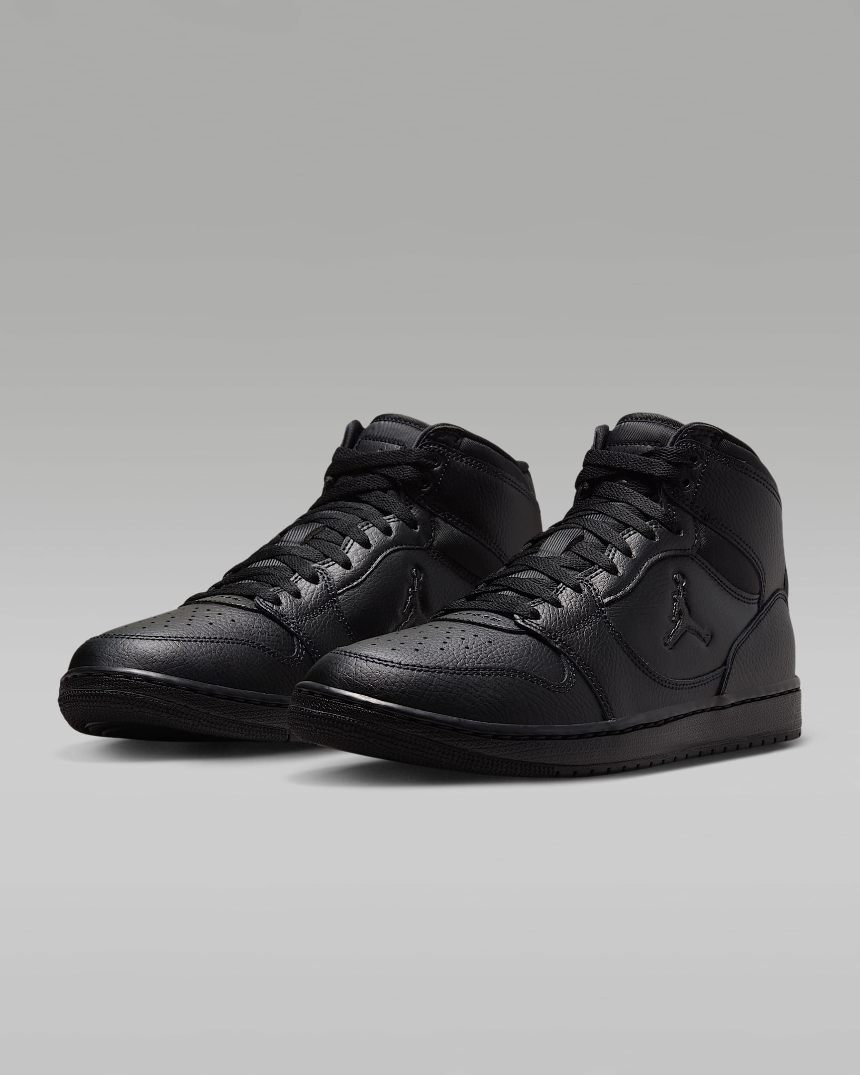 Jordan Jordan Court Connect Mid Sneaker inspiriert vom Look des Air Jordan 1