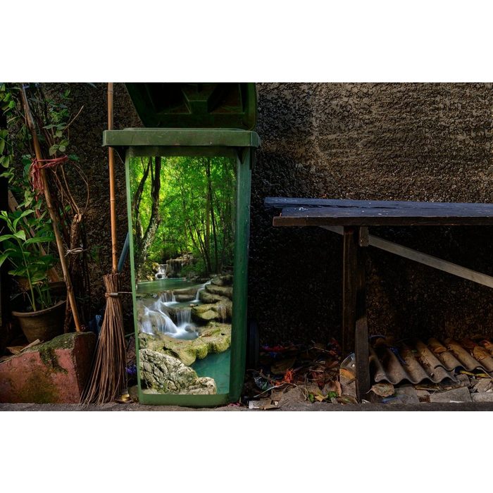 MuchoWow Wandsticker Grüne Natur im Erawan-Nationalpark in Thailand (1 St) Mülleimer-aufkleber Mülltonne Sticker Container Abfalbehälter