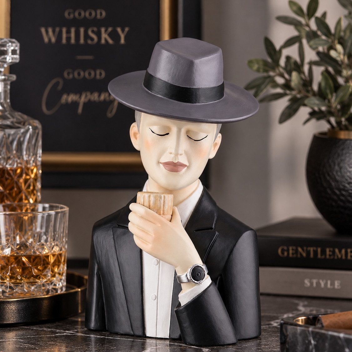 GILDE Skulptur Dekofigur Gentleman mit Whiskyglas Handbemalt Schwarz Grau 19cm (1 St)