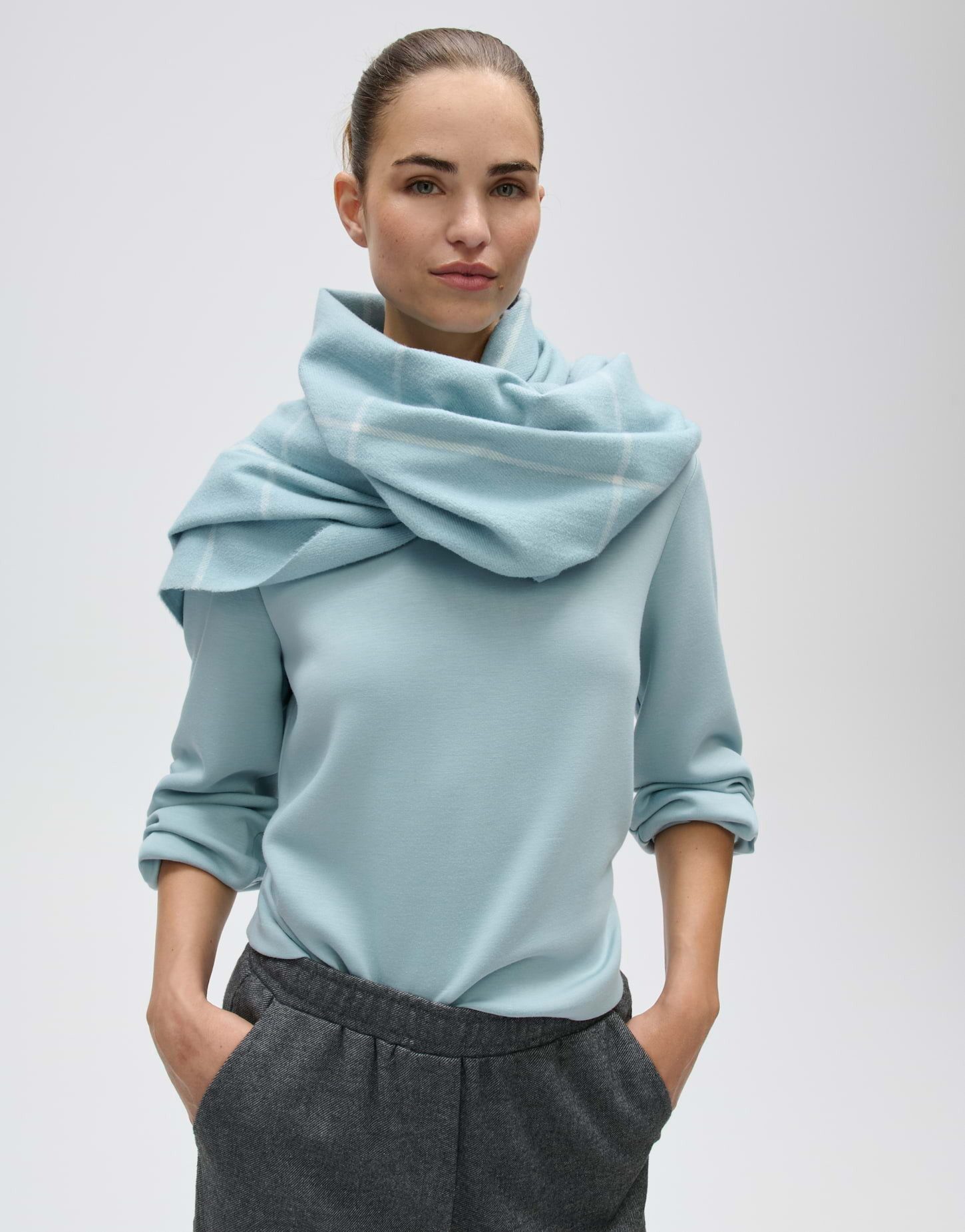 OPUS Schal Avidane scarf aus fließender Webware, Rechteckige Form mit wärmendem Griff für vielseitige Looks