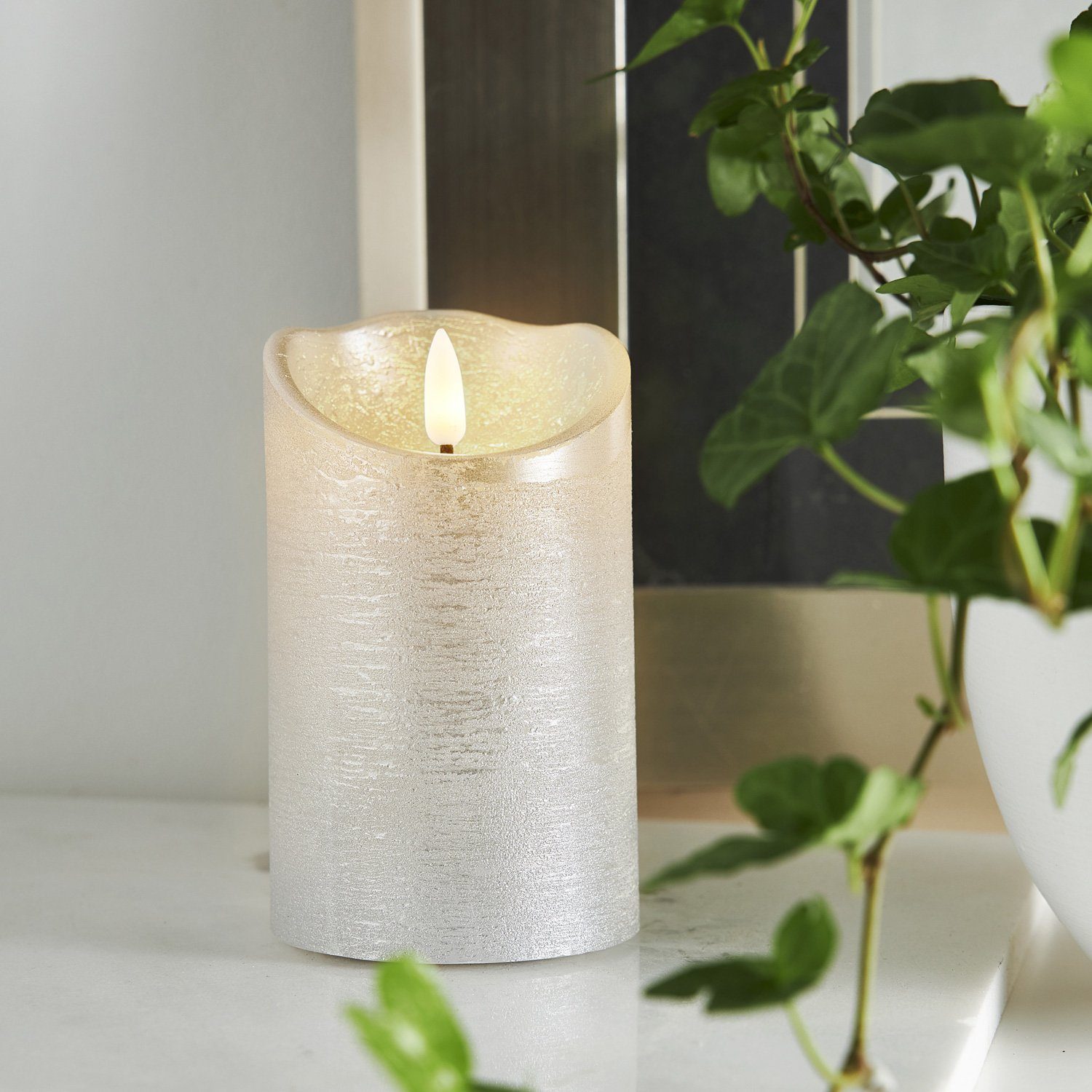 STAR TRADING LED-Kerze Rustik Optik Echtwachs flackernd 12,5cm Timer Batter günstig online kaufen