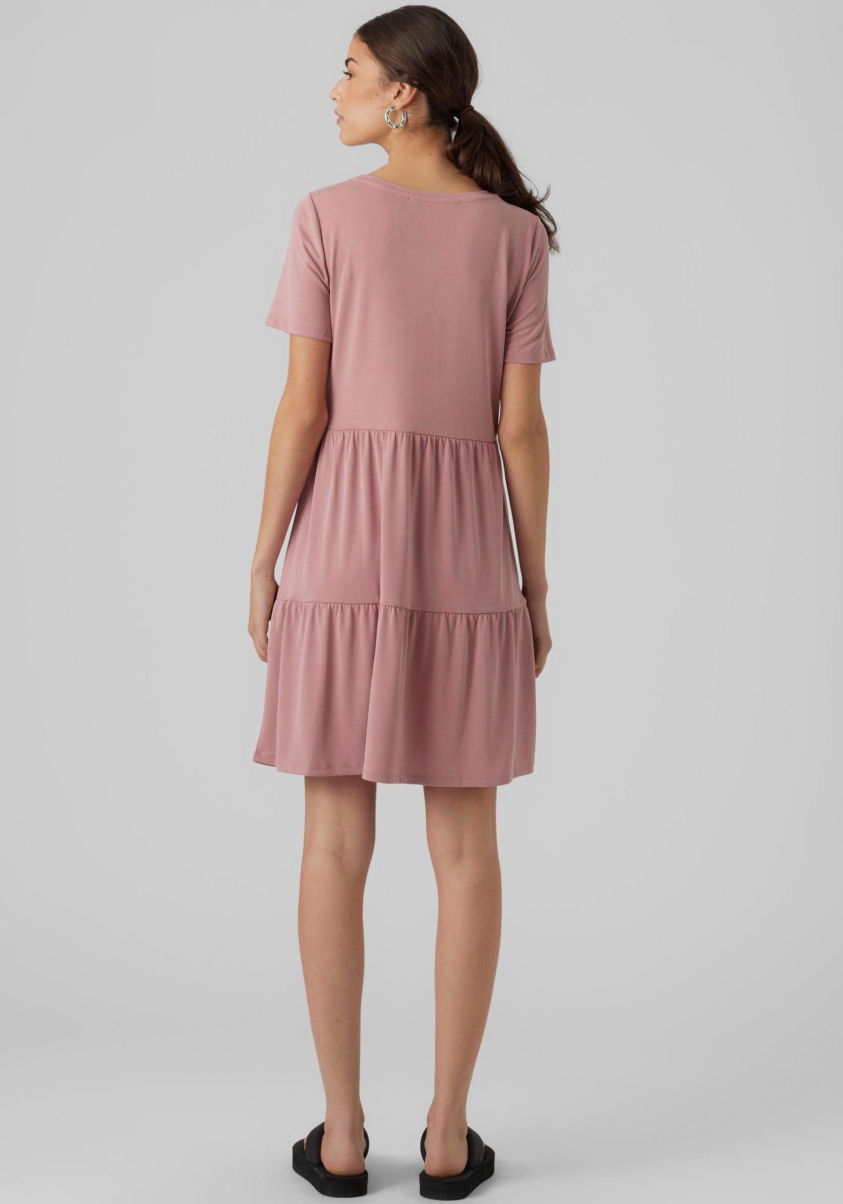 Vero Moda Jerseykleid VMFILLI ist groß trägt CALIA DRESS, und cm 175 SS S Model SHORT Größe Das