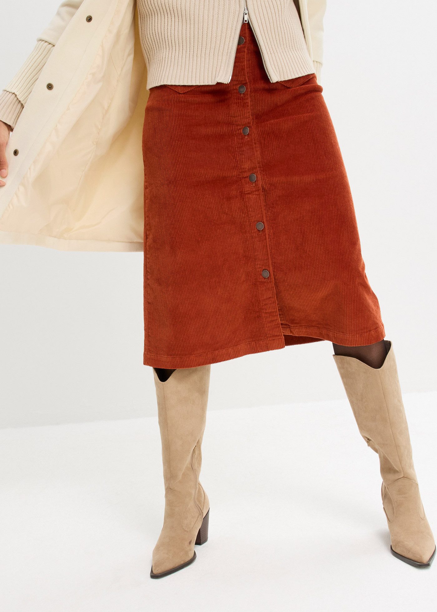 bonprix Cordrock mit durchgehender Knopfleiste, Taschen vorn und hinten, A-Linien-Form