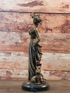 Casa Padrino Dekofigur Jugendstil Bronze Skulptur Dame mit Hund Bronzefarben / Schwarz 13 x 13 x H. 33 cm - Bronze Skulptur mit Marmorsockel - Barock & Jugendstil Deko Accessoires