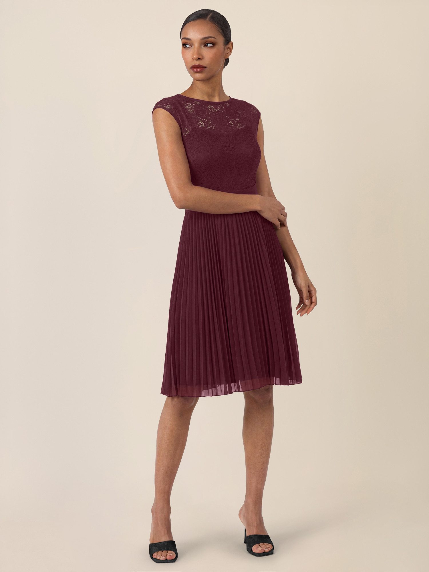 Apart Cocktailkleid mit Plisseerock