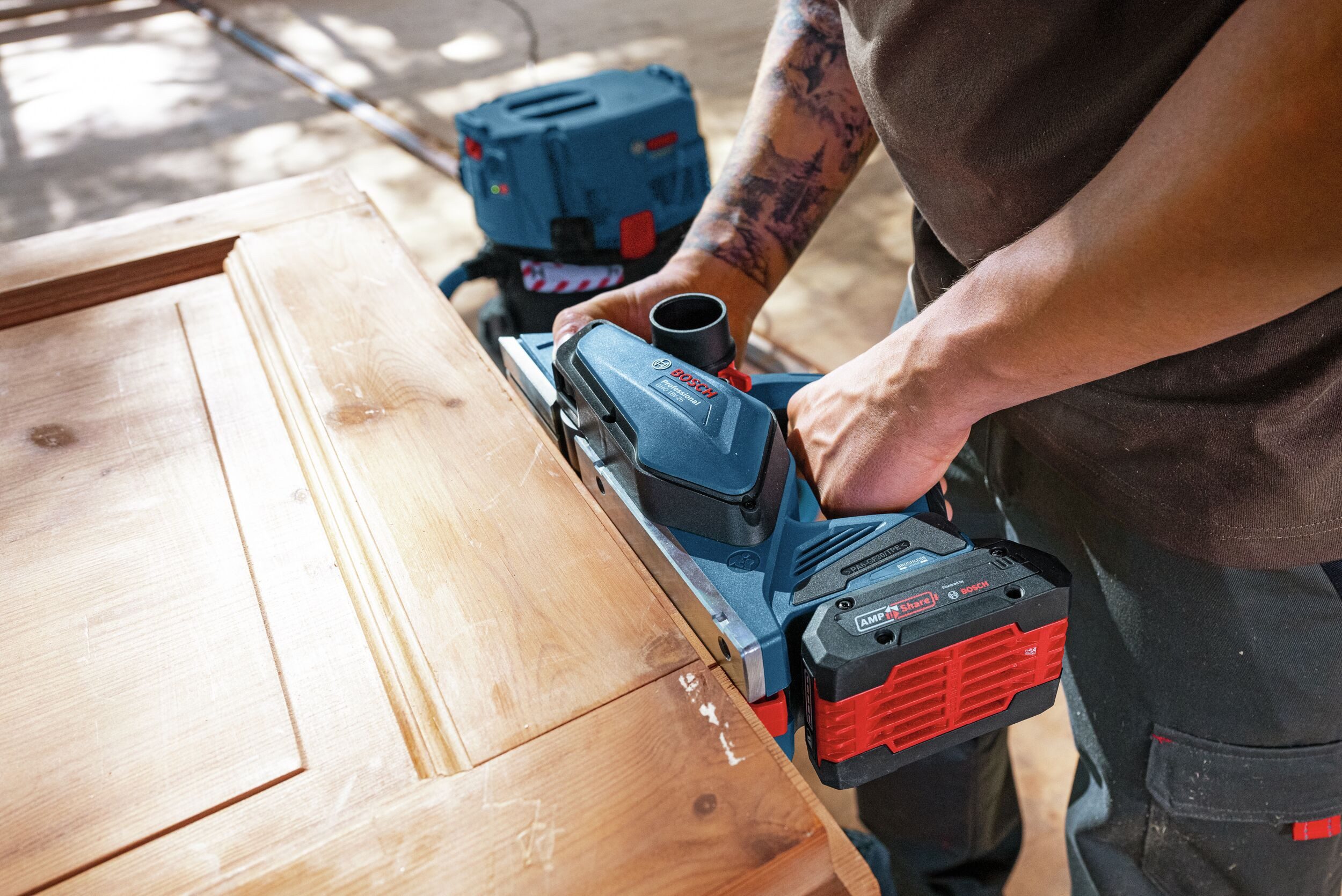 BOSCH Akku-Elektrohobel GHO 18V-26, Hobel Ohne Akku - im Karton