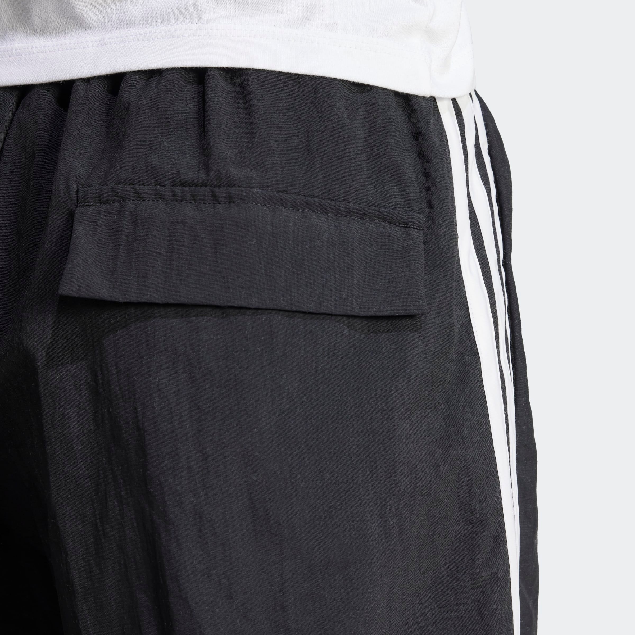 adidas Sportswear Shorts ESSENTIALS 3-STREIFEN LIFESTYLE WOVEN für Sport, aus Polyamid, mit Gummizug, leichte Qualität