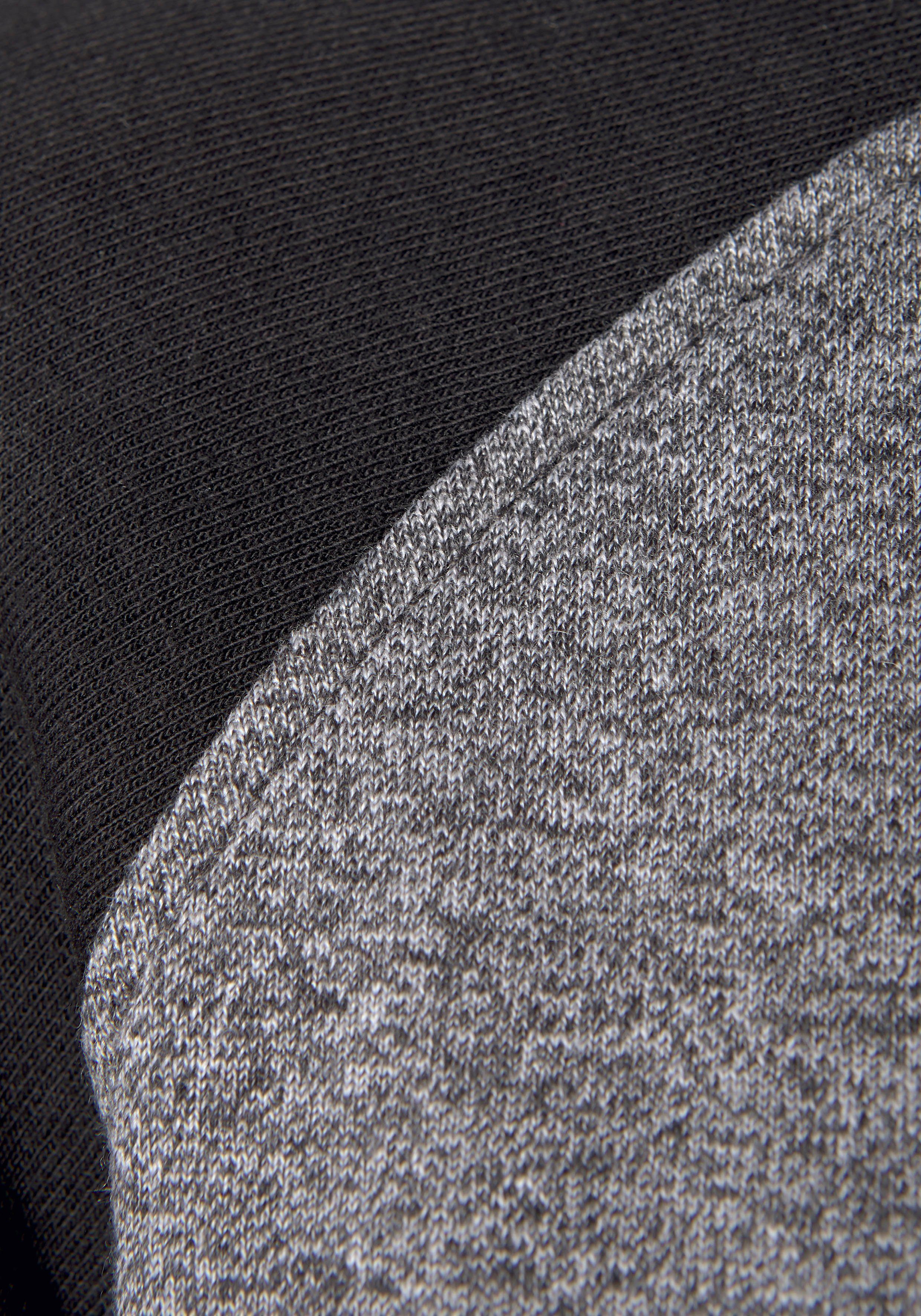 Bench. mit Ärmeln, farblich schwarz-dunkelgrau Loungeanzug Loungewear abgesetzten Kapuzensweatjacke