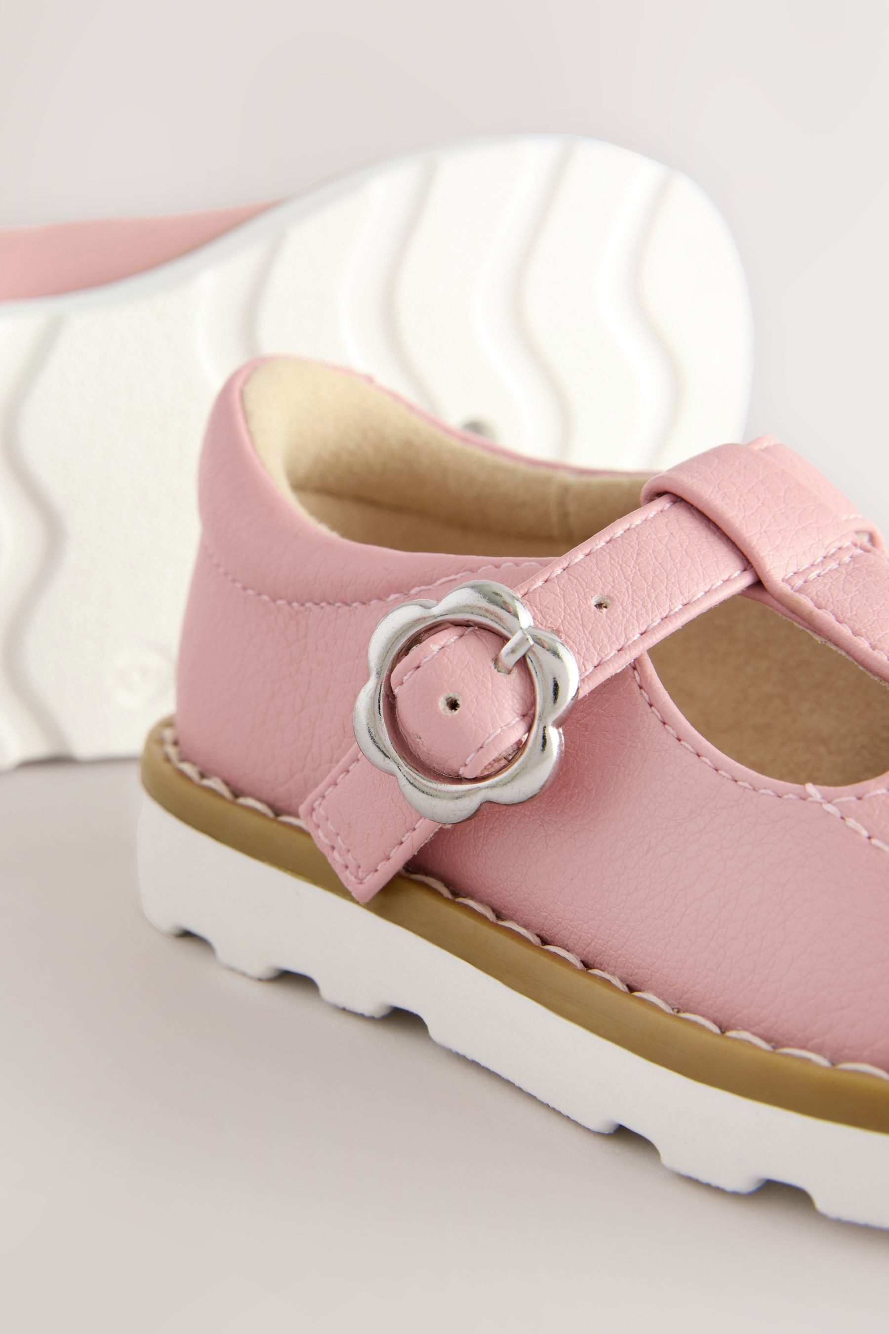 Next Schuhe mit T-Steg T-Strap-Sandale (1-tlg) günstig online kaufen