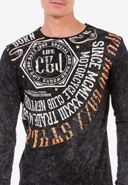 Cipo & Baxx Langarmshirt mit trendigem Frontprint