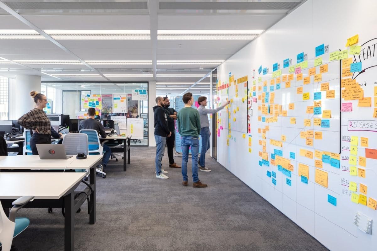 karofoilfix Magnetfolie Whiteboardfolie Magnetisch Weiß – Selbstklebend +10 Magnete, 40 Größen