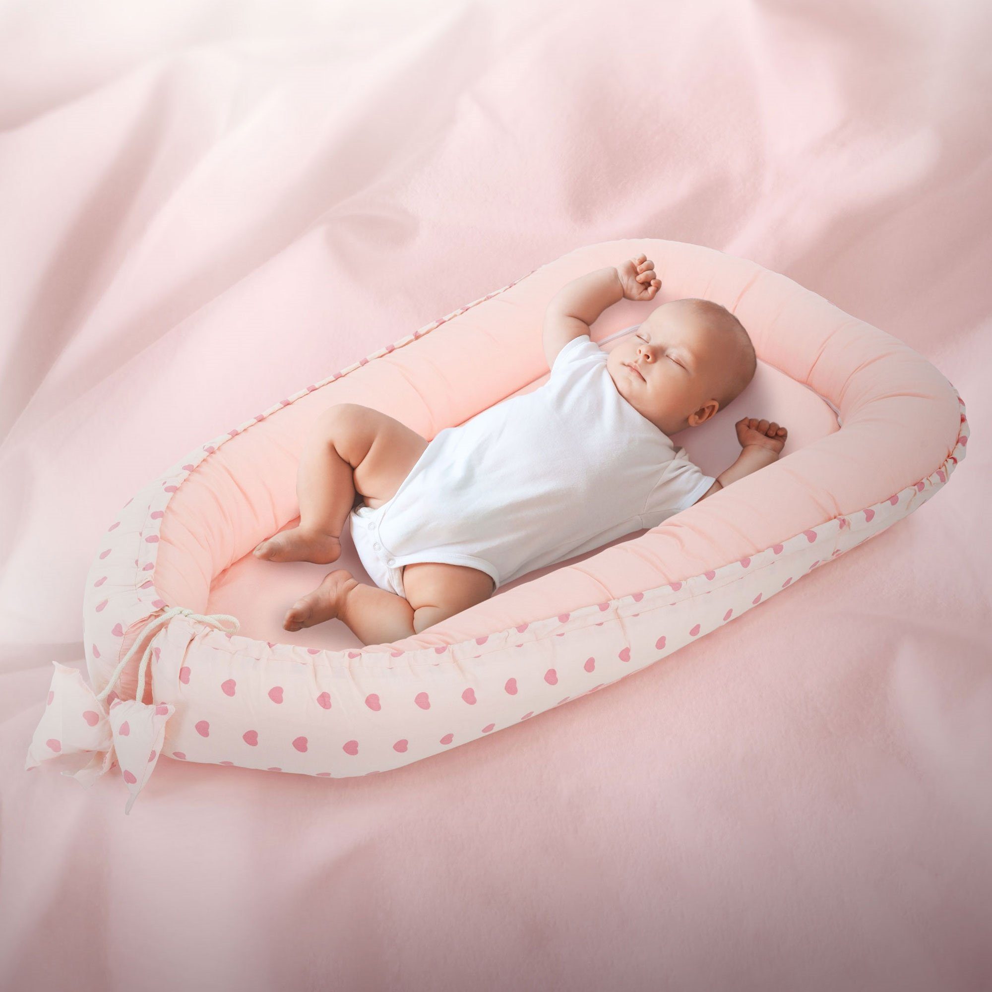 antiallergisch Babynestchen Babybett Multifunktionale zweiseitig tragbar Kokon Baumwolle Babybett Kuschelnest, 1-tlg., Rosa Herzen Joyz 90x50cm