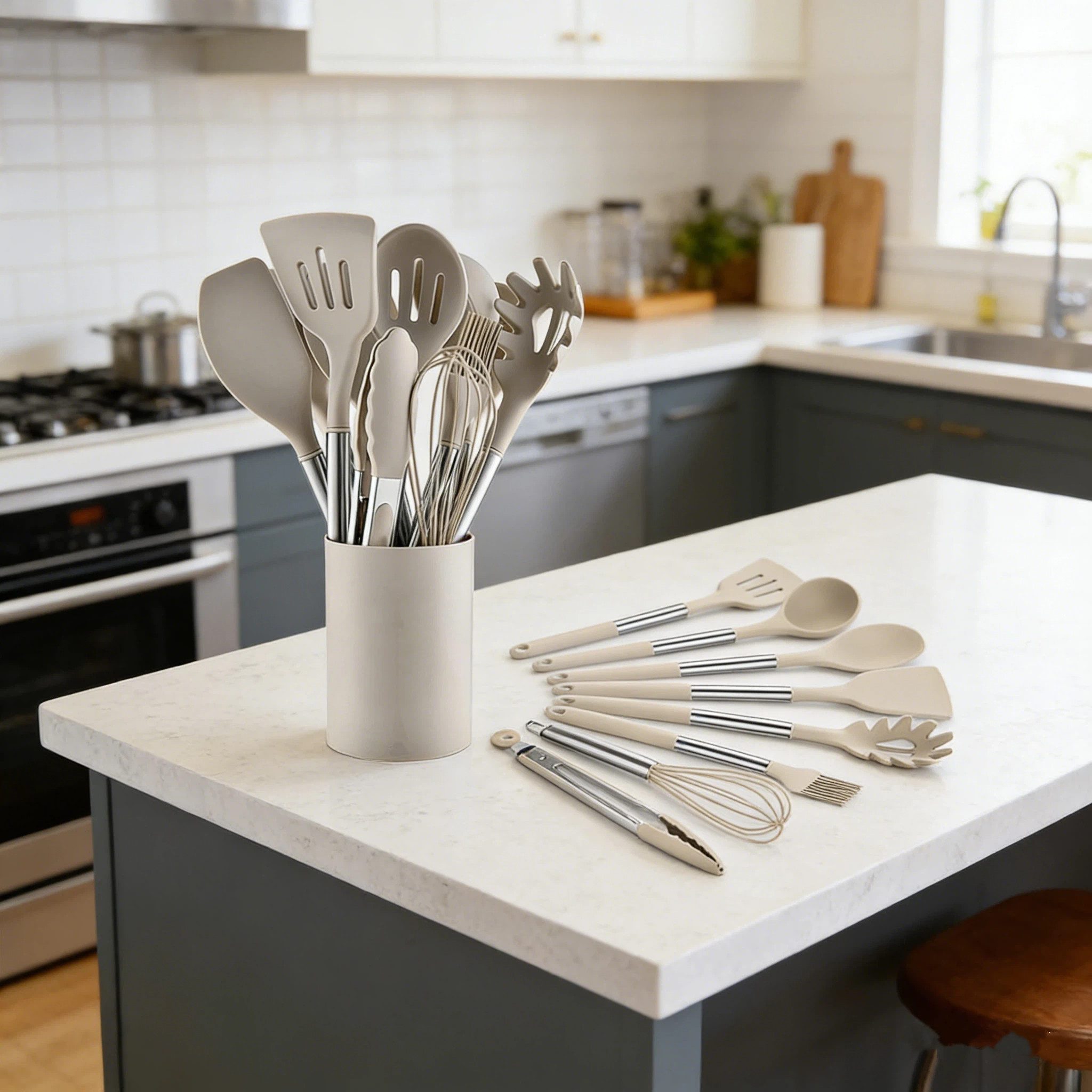 OKWISH Kochbesteck-Set 12er Küchenhelfer Set Kochgeschirr (Kochset Antihaft Hitzebeständig mit Utensilienhalter und Aufhängeloch, 12-tlg., Kochbesteck, Silikon, Kochutensilien), Spülmaschinengeeignet für Kochen Braten Schöpfen Mischen und Backen