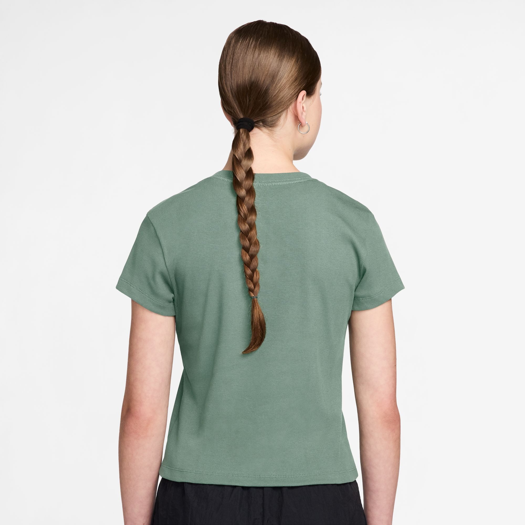 Nike Sportswear T-Shirt Nike Sportswear Women's Tight Ribbed Short-Sleeve T-Shirt mit Rundhalsausschnitt, kragenlos, Kurzarm, aus Feinripp-Material