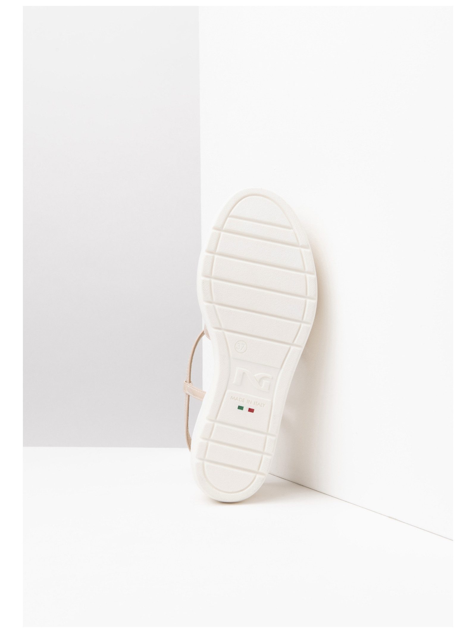 Nero Giardini Sandalen Lederimitat . Keilsandalette