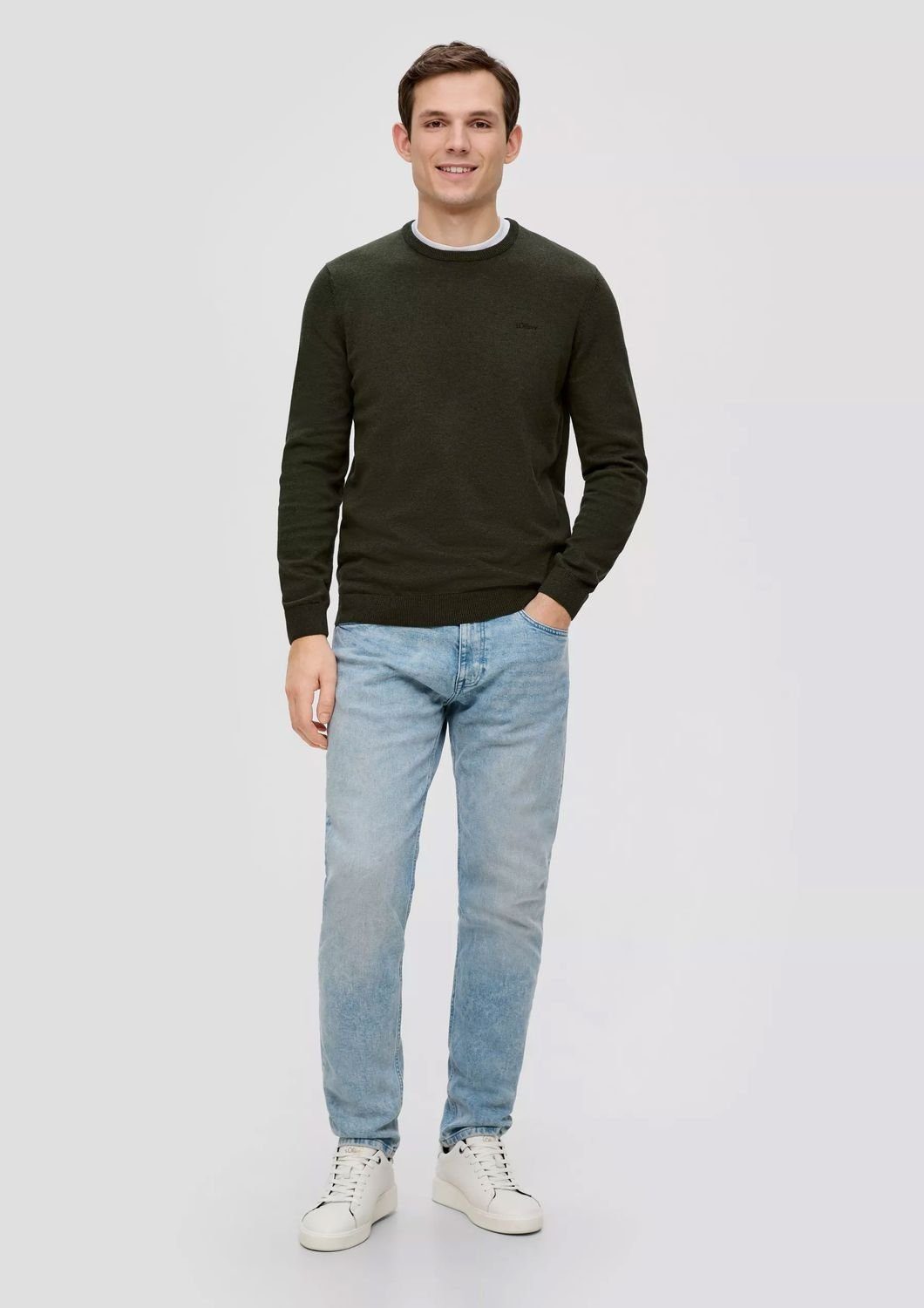 s.Oliver Rundhalspullover (1-tlg) mit gesticktem Logo, Crew-Neck (1 Stück)