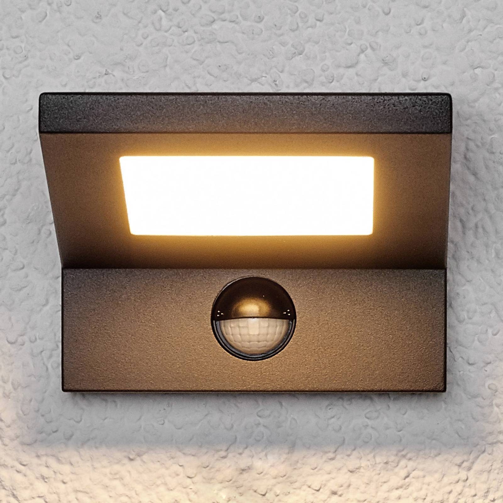 Lucande Außen-Wandleuchte LED-Leuchtmittel Levvon, 1 warmweiß, Aluminium, verbaut, inkl. weiß, Kunststoff, Modern, fest graphitgrau, flammig,