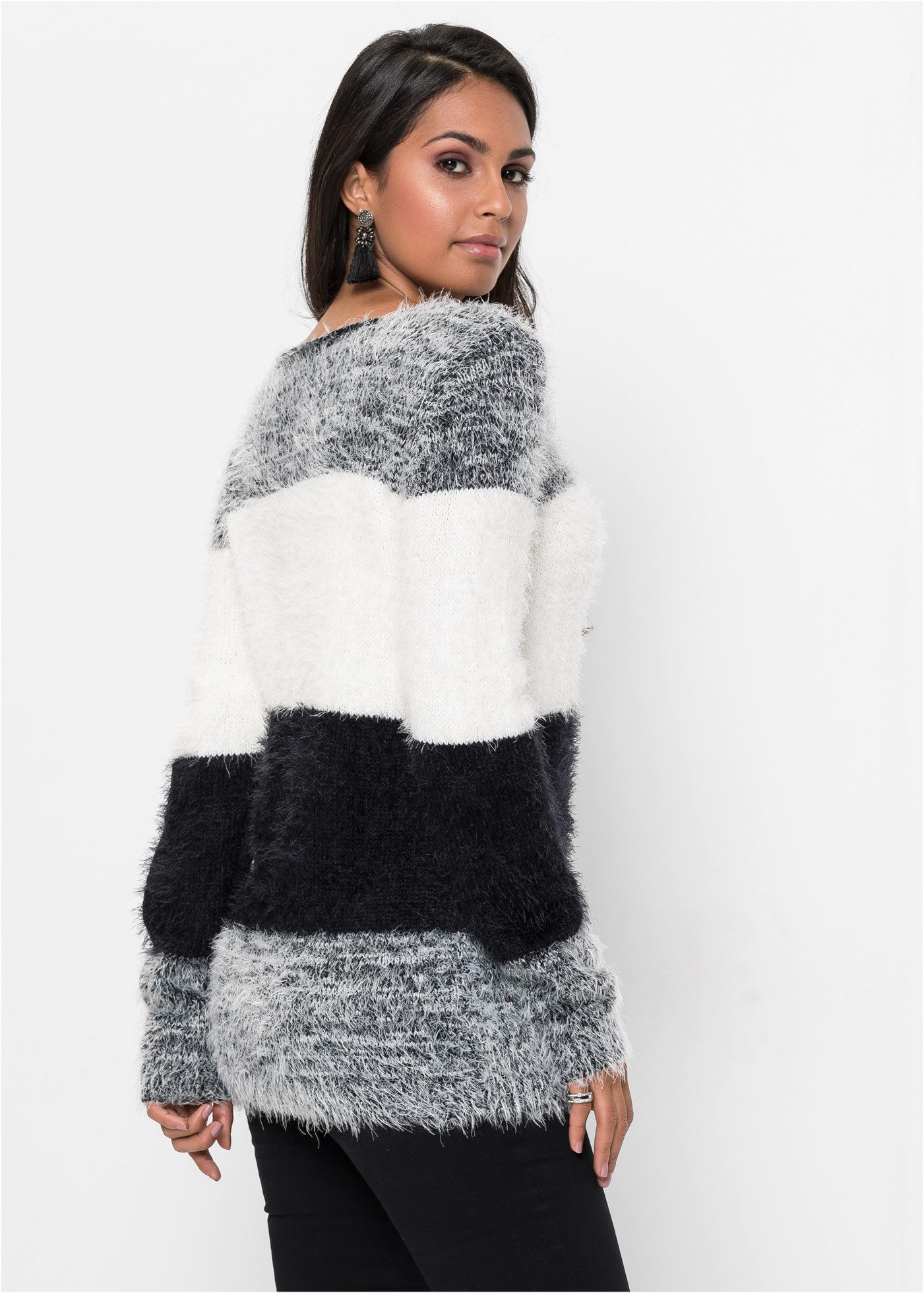 bonprix Strickpullover aus Effekt-Garn, Grobstrick, bequeme Passform, eleganter Stil