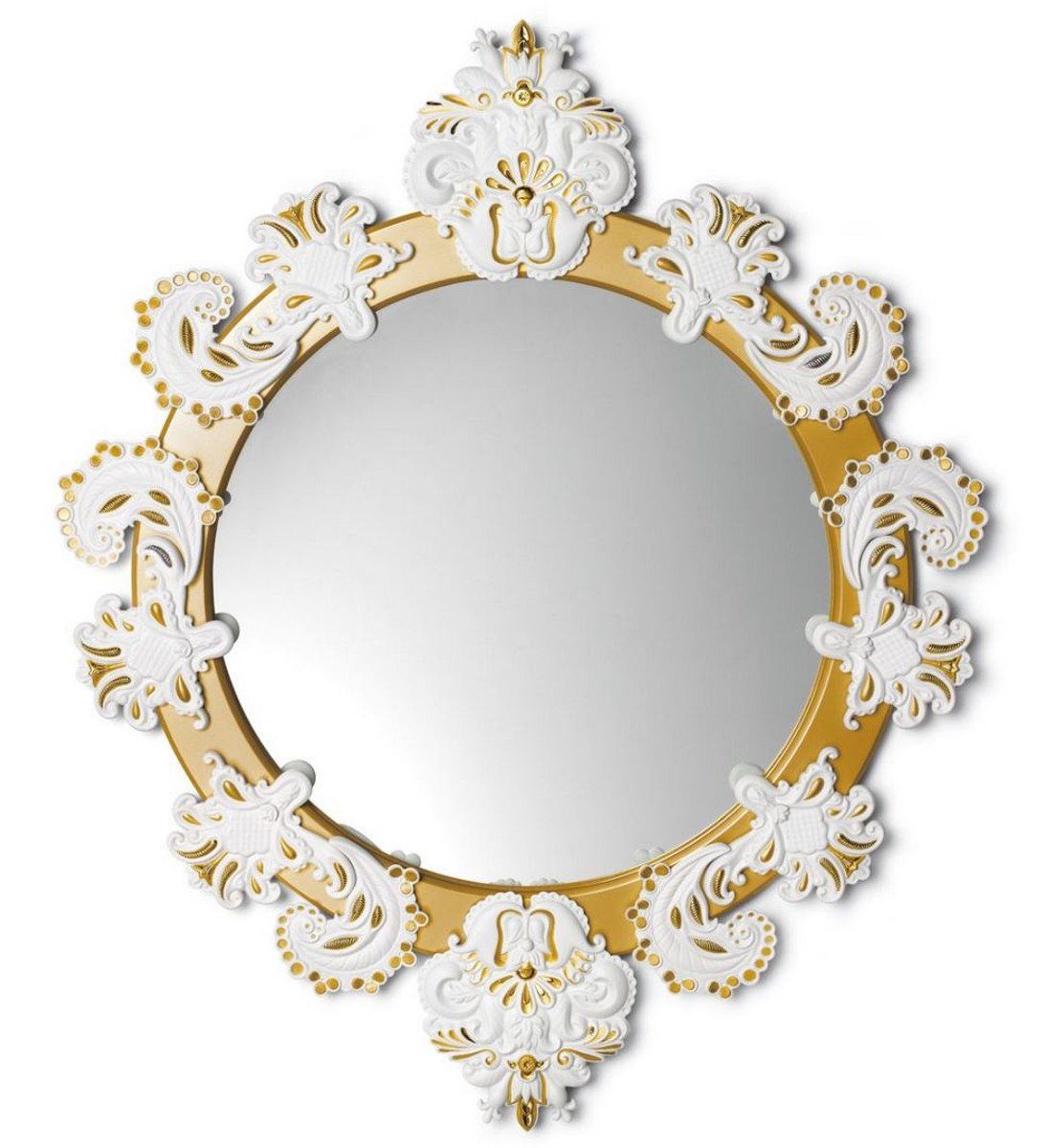 Casa Padrino Wandspiegel Designer Wandspiegel Gold / Weiß 72 x H. 90 cm - Luxus Spiegel mit handgefertigter Porzellan Deko aus feinstem Spanischen Porzellan