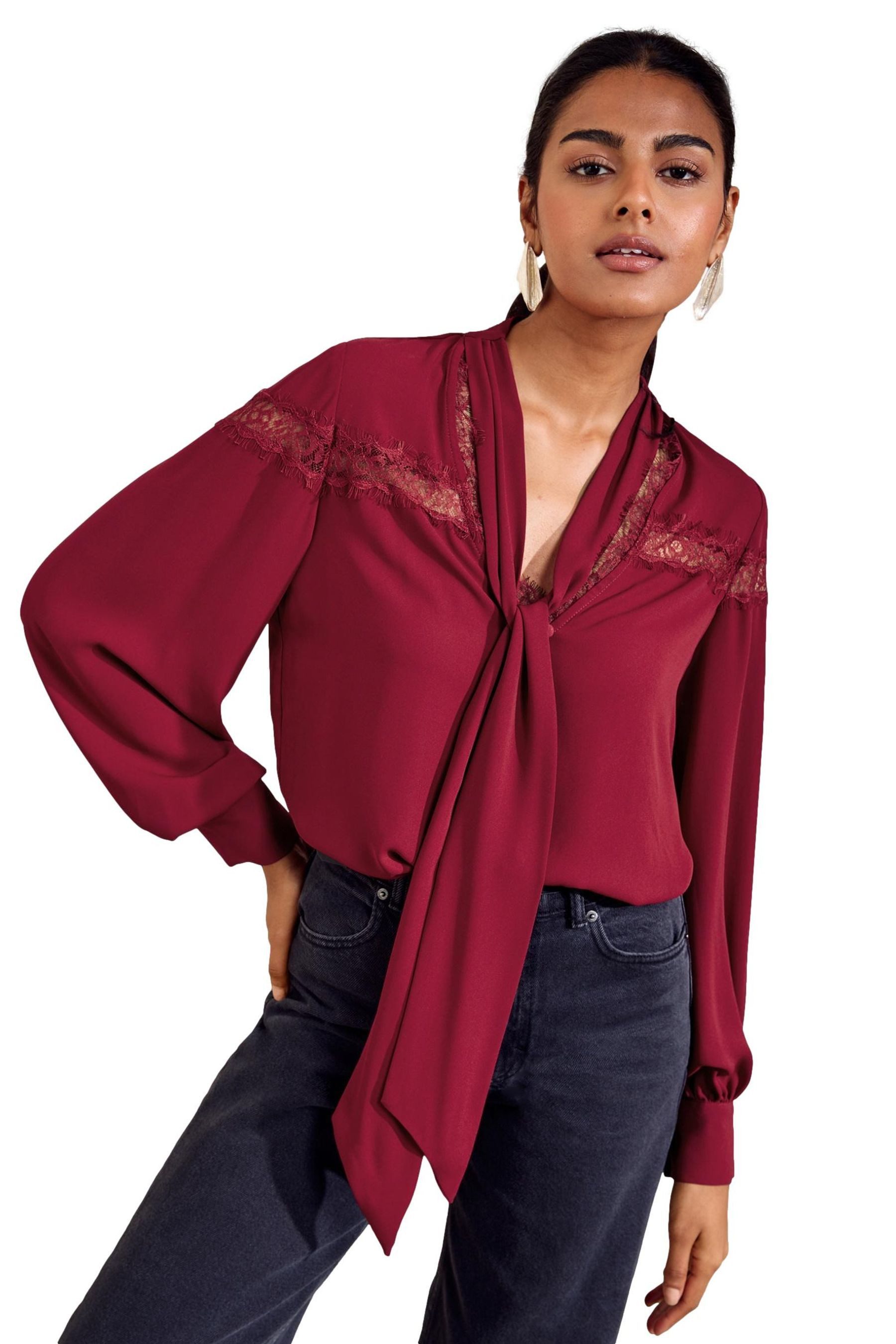 Friends Like These Langarmbluse Friends Like These Langarm-Bluse mit Spitze (1-tlg)