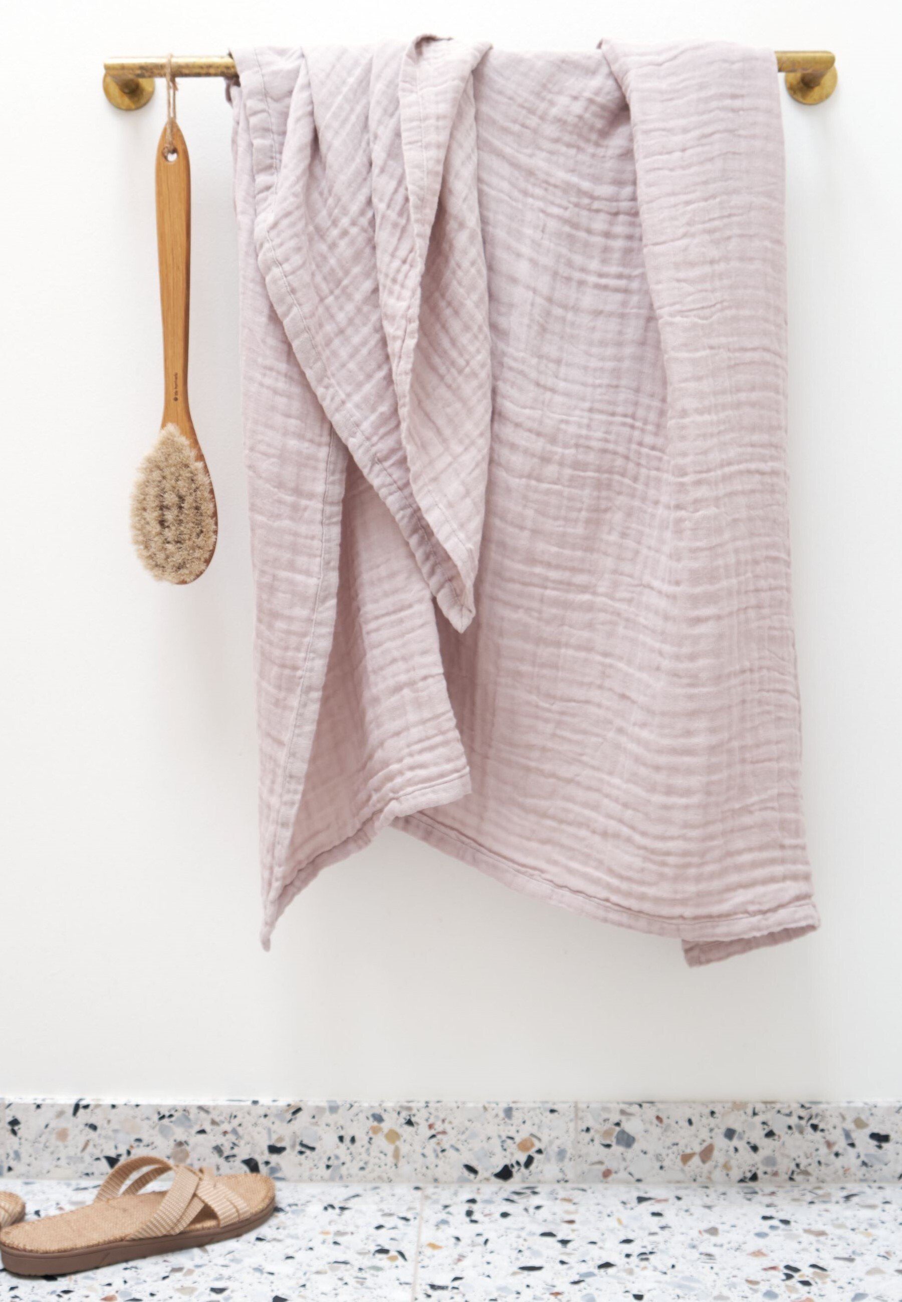 The Organic Company Badetücher FINE Bath Towel, Gauze, GOTS zertifizierte Bio-Baumwolle Dusty Lavender - lila