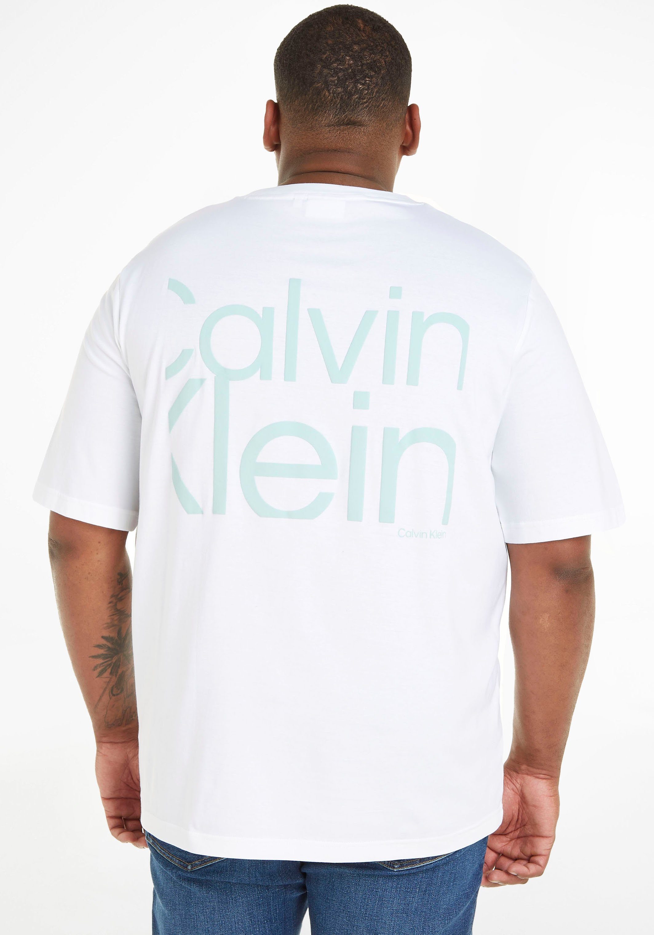 Calvin Klein weiß Logoschriftzug Big&Tall mit Brust der auf T-Shirt
