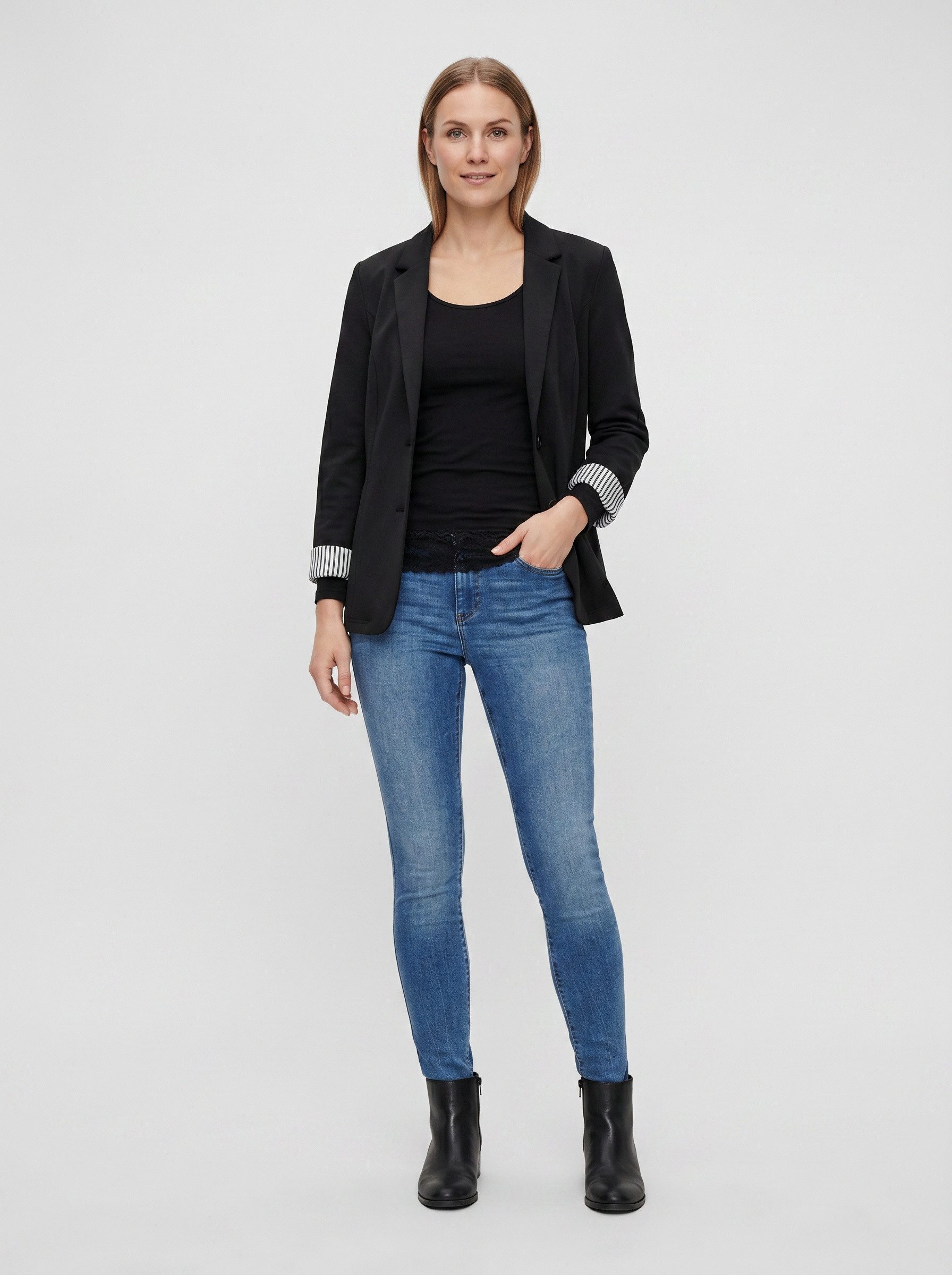 Zum Outfit 12