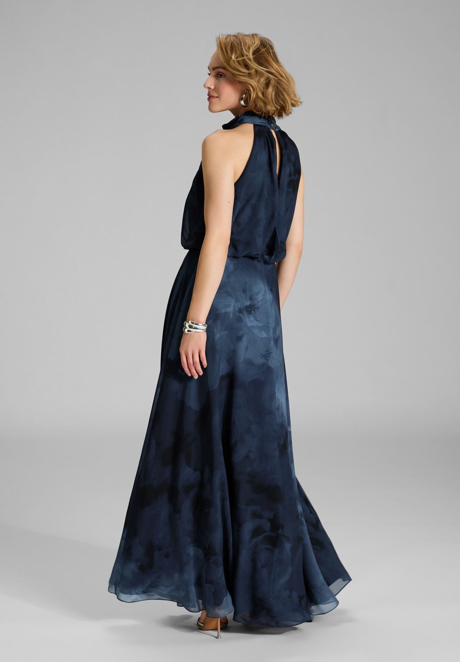 SWING Abendkleid Taillierter Schnitt mit fließendem Rockteil günstig online kaufen