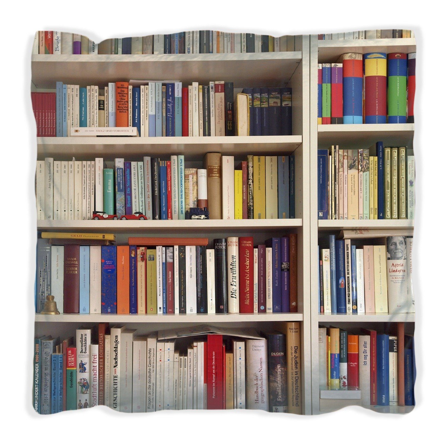 Wallario Dekokissen Weißes Bücherregal mit unterschiedlichen Büchern, handgenäht