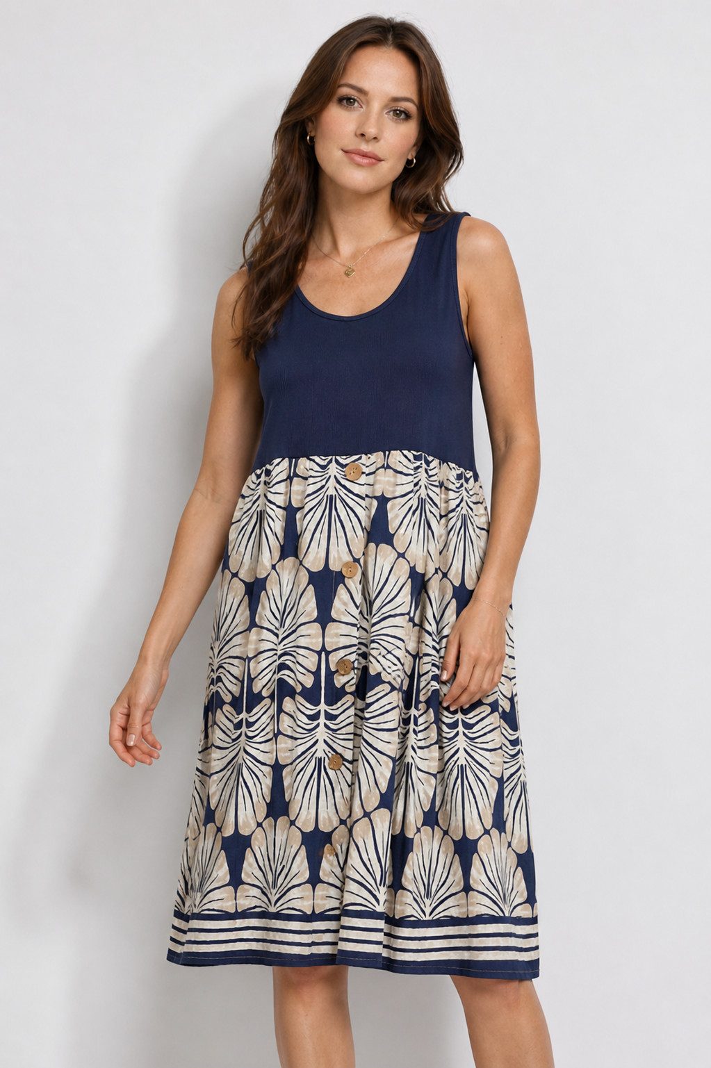 ITALY VIBES Midikleid ONORA - ärmelloses Kleid mit Seitentaschen - Blätterprint ONE SIZE: Gr. 36 - 42 / S - XL – Bild 2 von 2