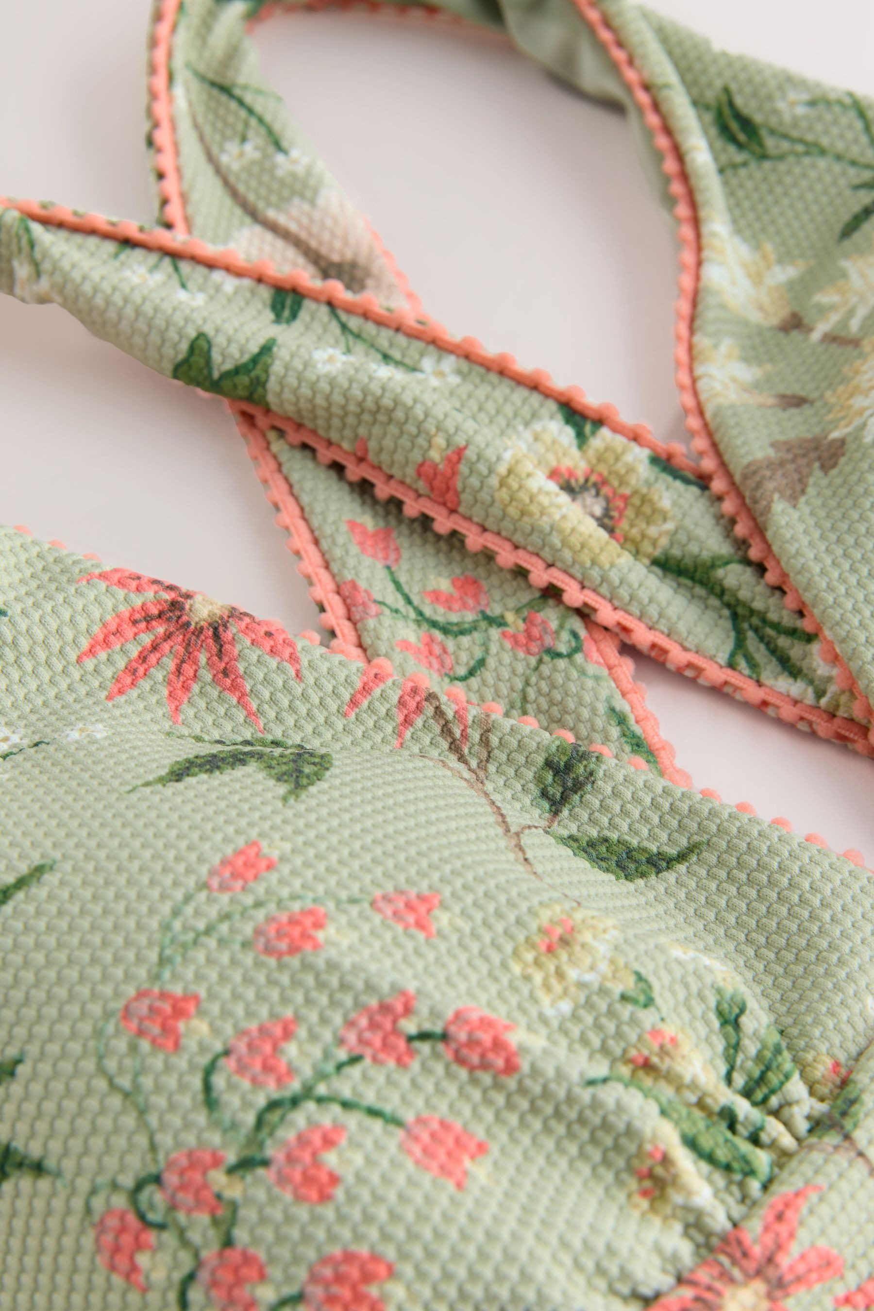 LAURA ASHLEY Badeanzug Laura Ashley bauchformender Badeanzug (1-St)