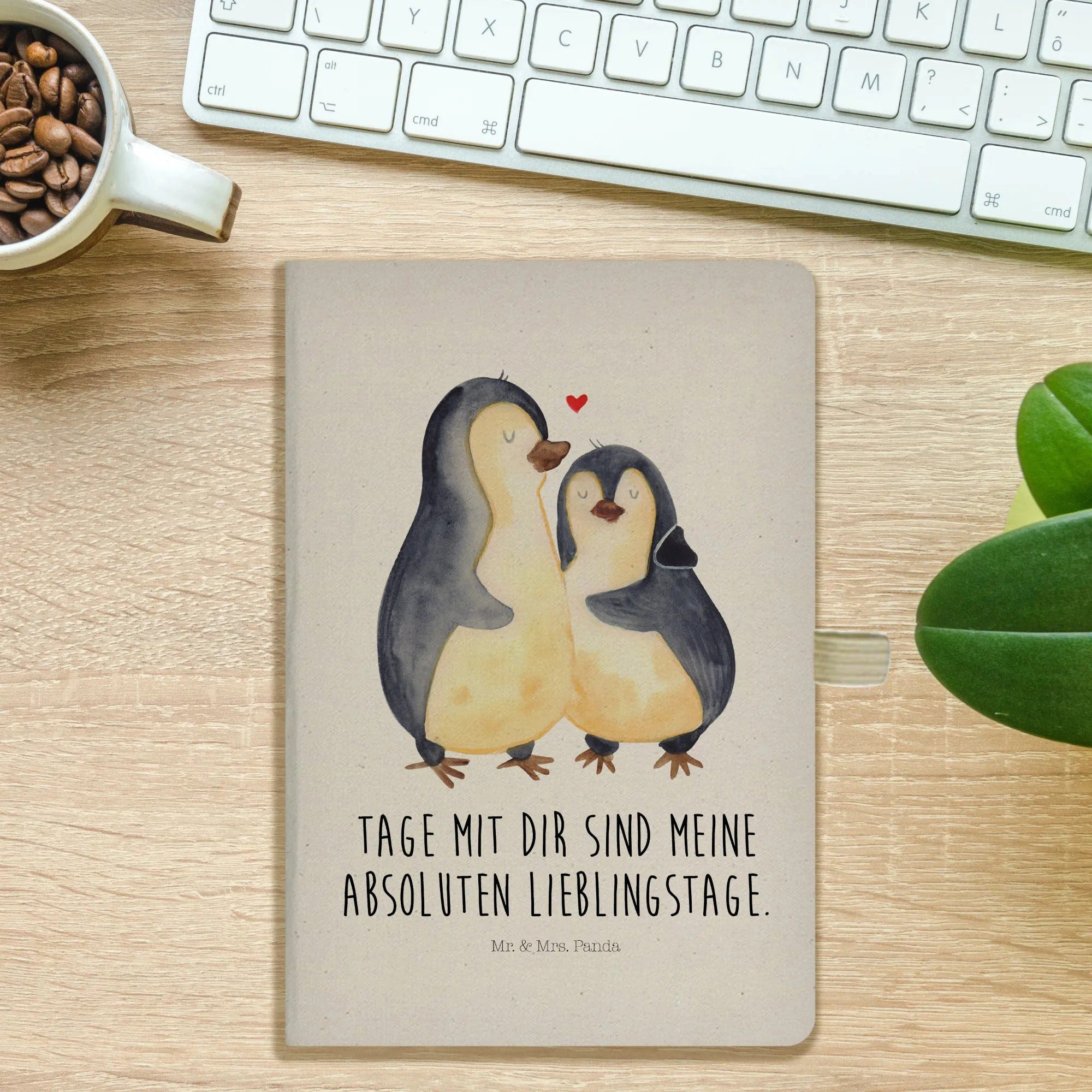 Thumbnail - Mr. & Mrs. Panda Notizbuch Pinguin umarmen - Transparent - Geschenk, Liebesgeschenk, Hochzeitsta Mr. & Mrs. Panda, Umwel...