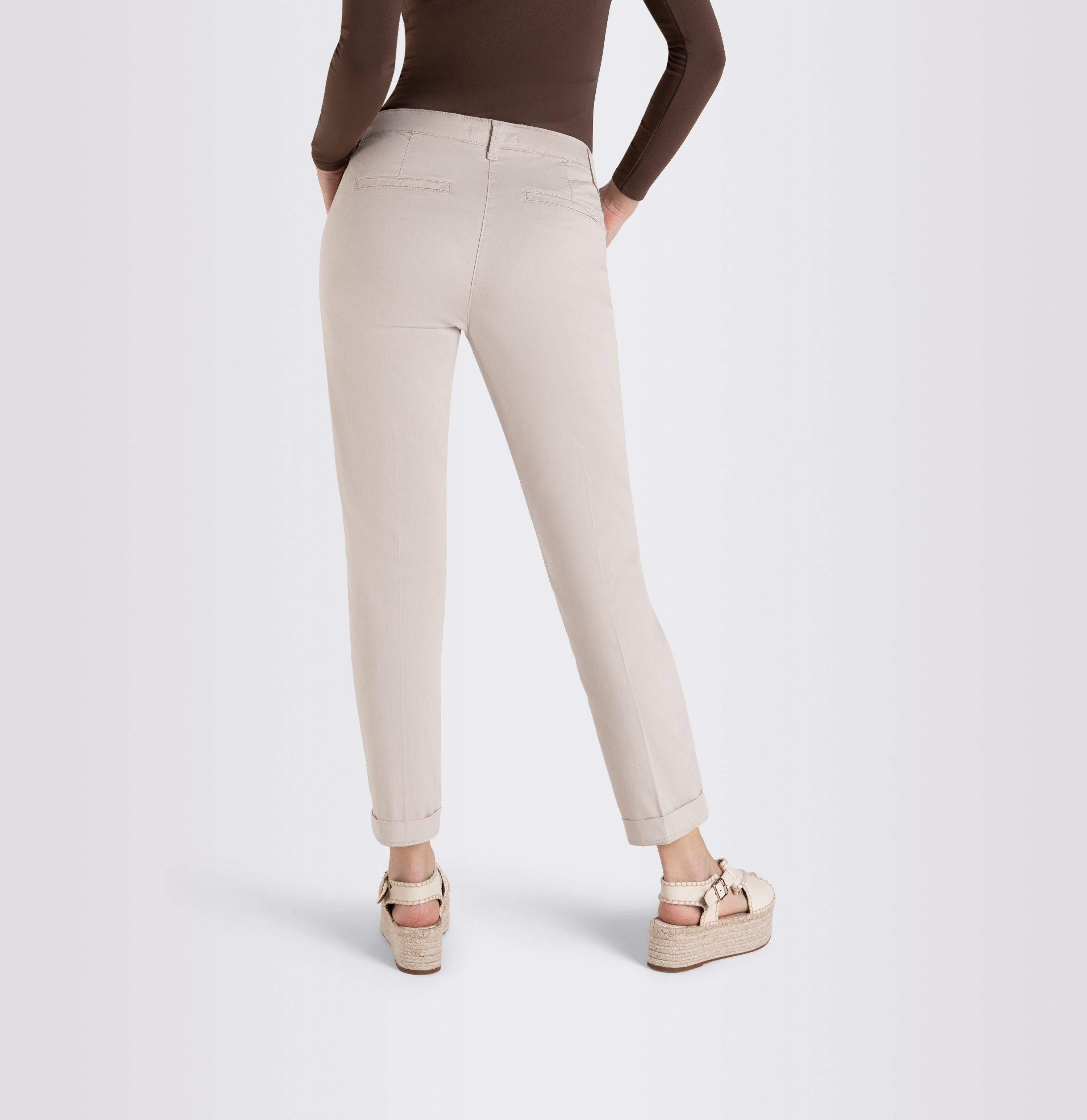 MAC Chinohose CHINO turn up mit dezentem Glanz, elegant und sportiv zugleich